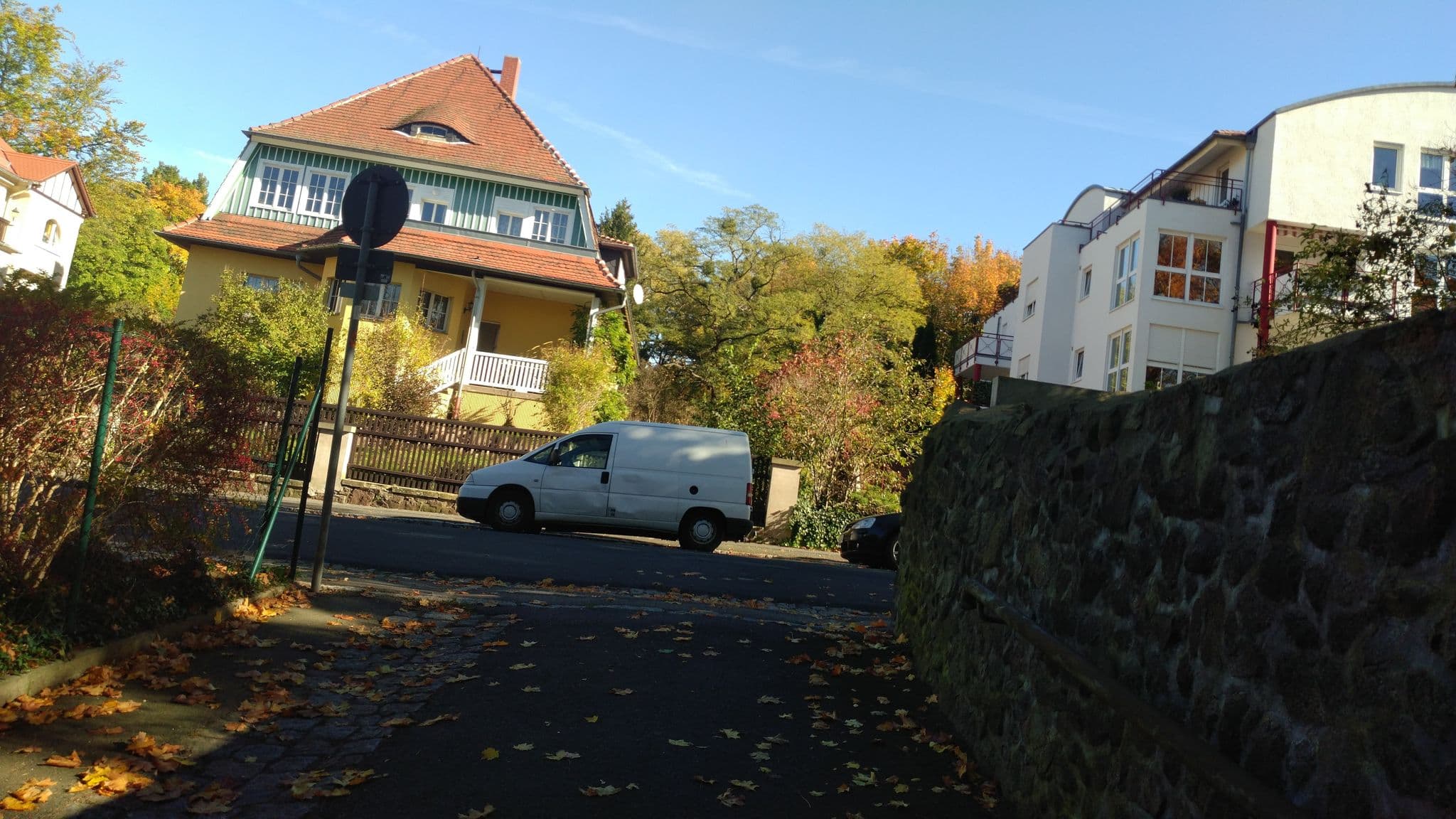 Street view near Ferienwohnung Weintraube, Mickten — © dem1bg4 (CC BY-SA · Mapillary)