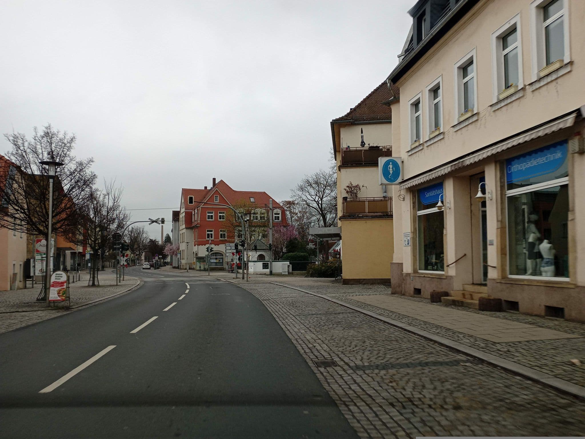 Street view near Pension Alt-Coswiger Hof, Coswig — © atze02 (CC BY-SA · Mapillary)