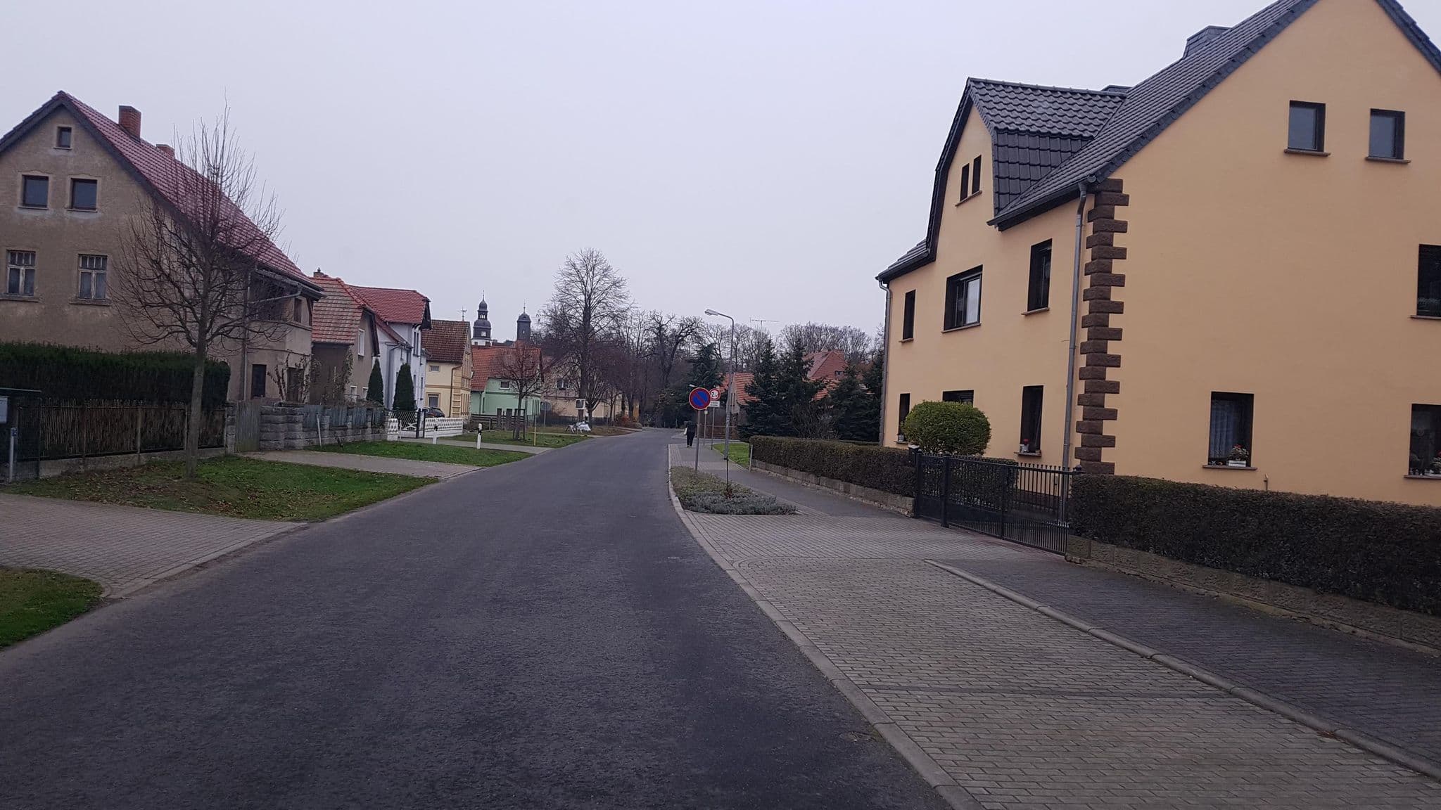 Street view near Gastro-PGL 18 UG haftungsbeschränkt, Großkmehlen — © dsmm (CC BY-SA · Mapillary)