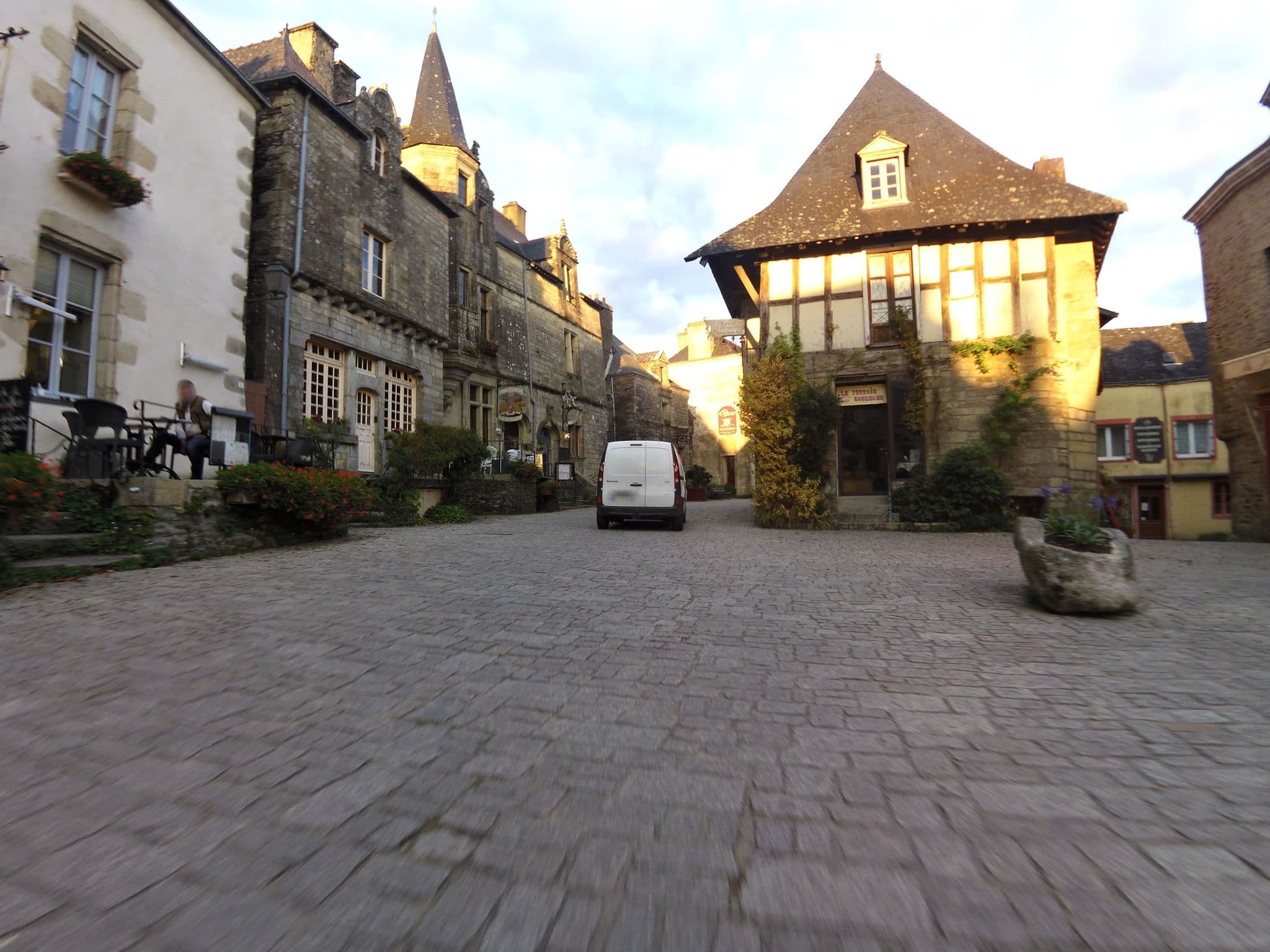 Street view near La Tour du Lion, Pluherlin — © hamlet (CC BY-SA · Mapillary)