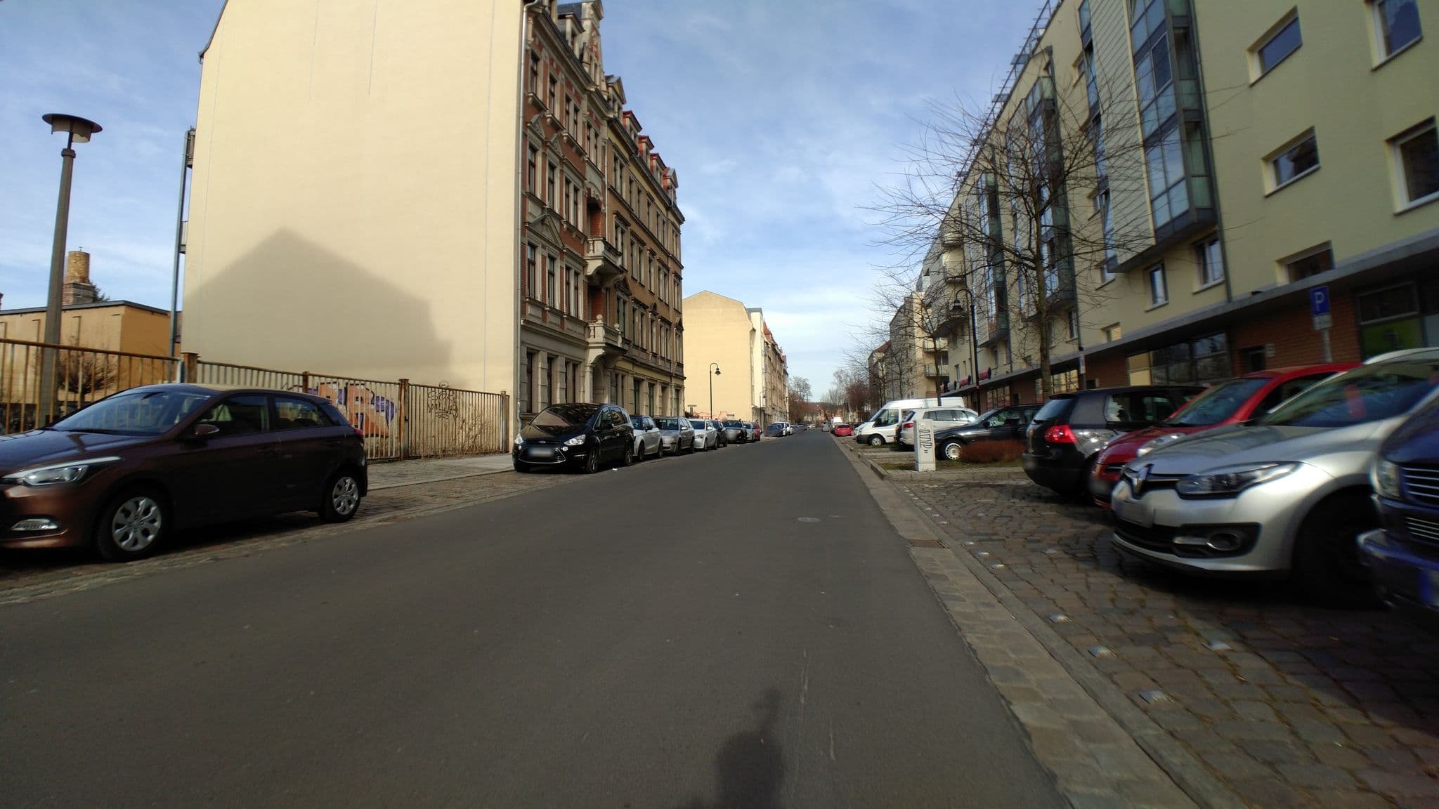 Street view near FeWo I An der Elbe zw. Alt-, und Neustadt, Mickten — © dem1bg4 (CC BY-SA · Mapillary)
