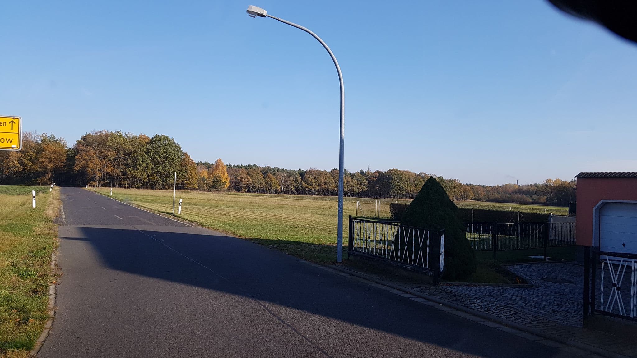 Street view near Ferienwohnung & Zimmervermietung am Eurospeedway Lausitzring, Sallgast — © dsmm (CC BY-SA · Mapillary)