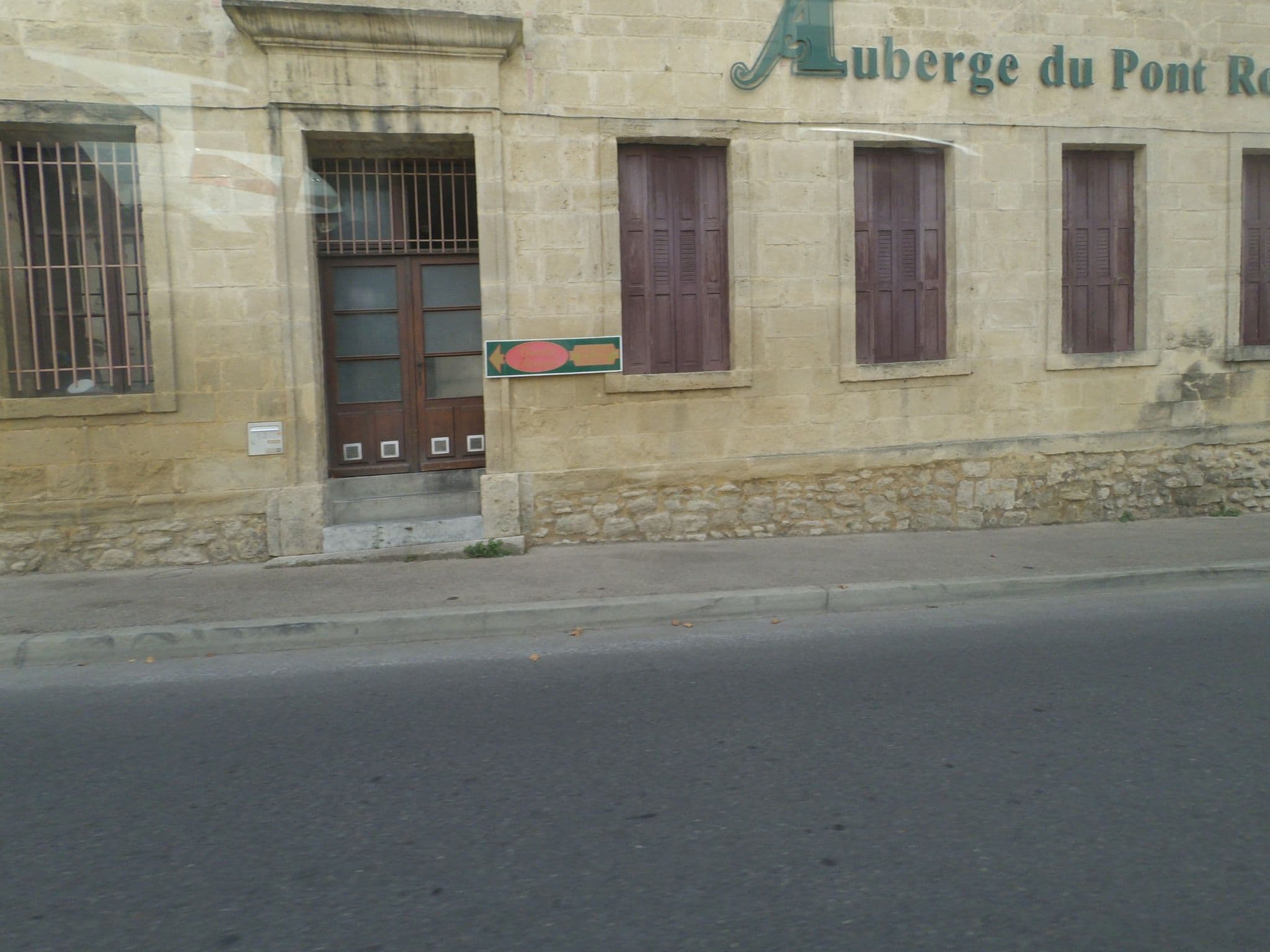 Street view near Auberge du Pont Romain, Sommières — © balooval (CC BY-SA · Mapillary)