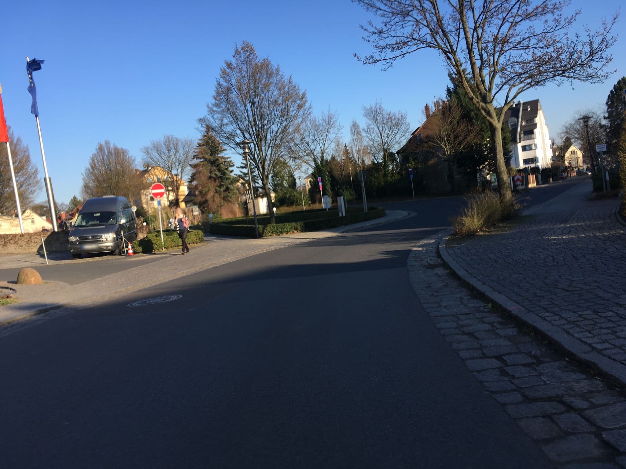 Street view near Parkhotel Radebeul Betriebsgesellschaft, Radebeul — © batrox (CC BY-SA · Mapillary)