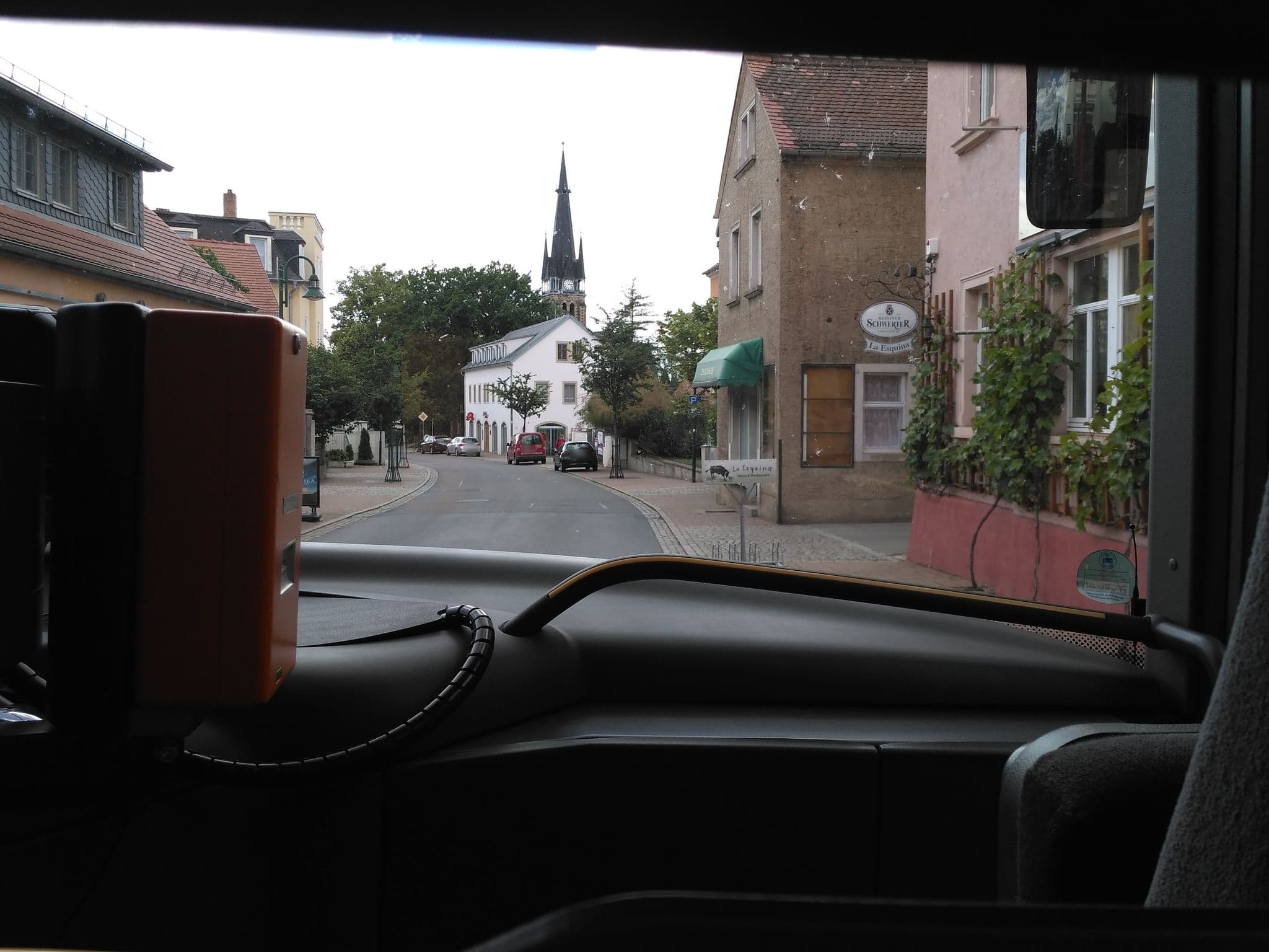 Street view near Ferienwohnung Weinböhla, Weinböhla — © yiro (CC BY-SA · Mapillary)