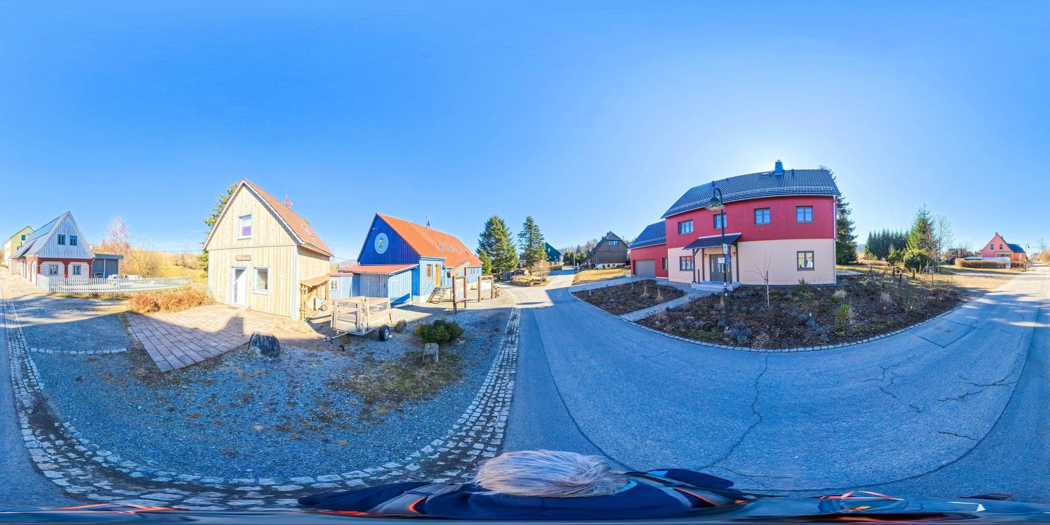 Street view near Sahnehäubchen, Sebnitz — © Hol_Ger (CC BY-SA · Mapillary)