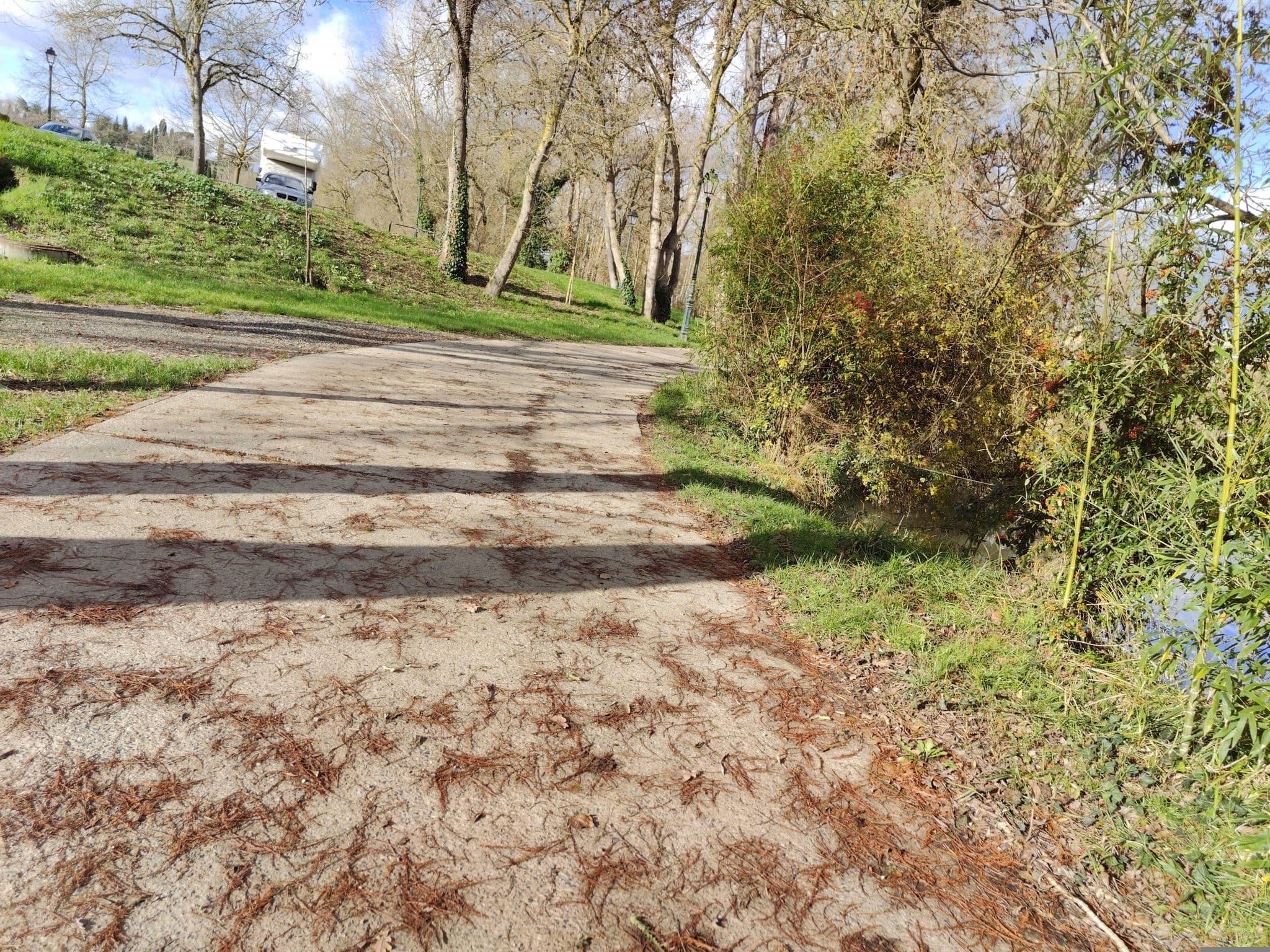 Street view near Aire Communale du Lac, Gimont — © CaluC (CC BY-SA · Mapillary)