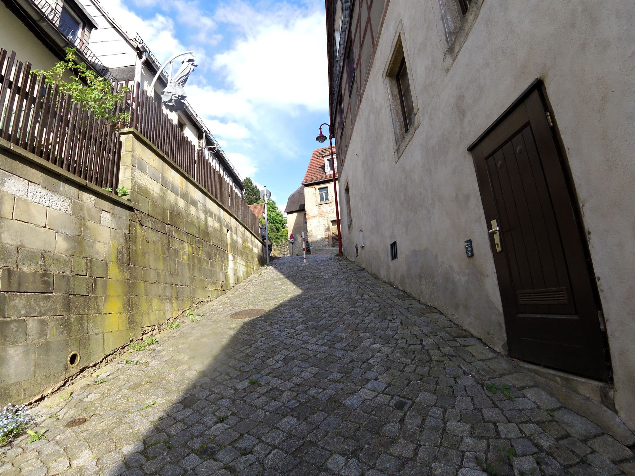 Street view near Meister BÄR HOTEL Sächsische Schweiz, Hohnstein — © thomersch (CC BY-SA · Mapillary)
