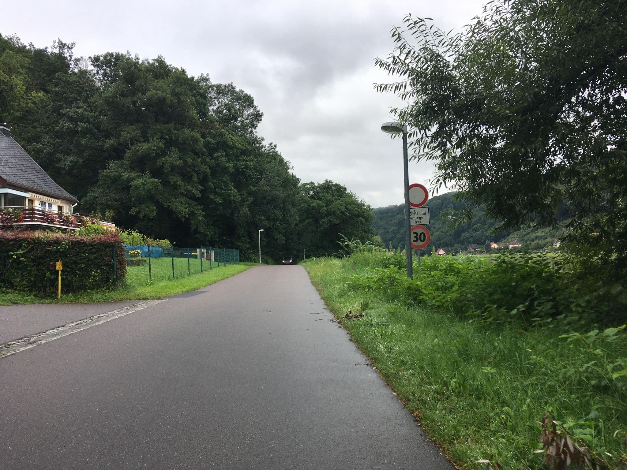Street view near Fährhaus Zeichen, Struppen — © eserte (CC BY-SA · Mapillary)