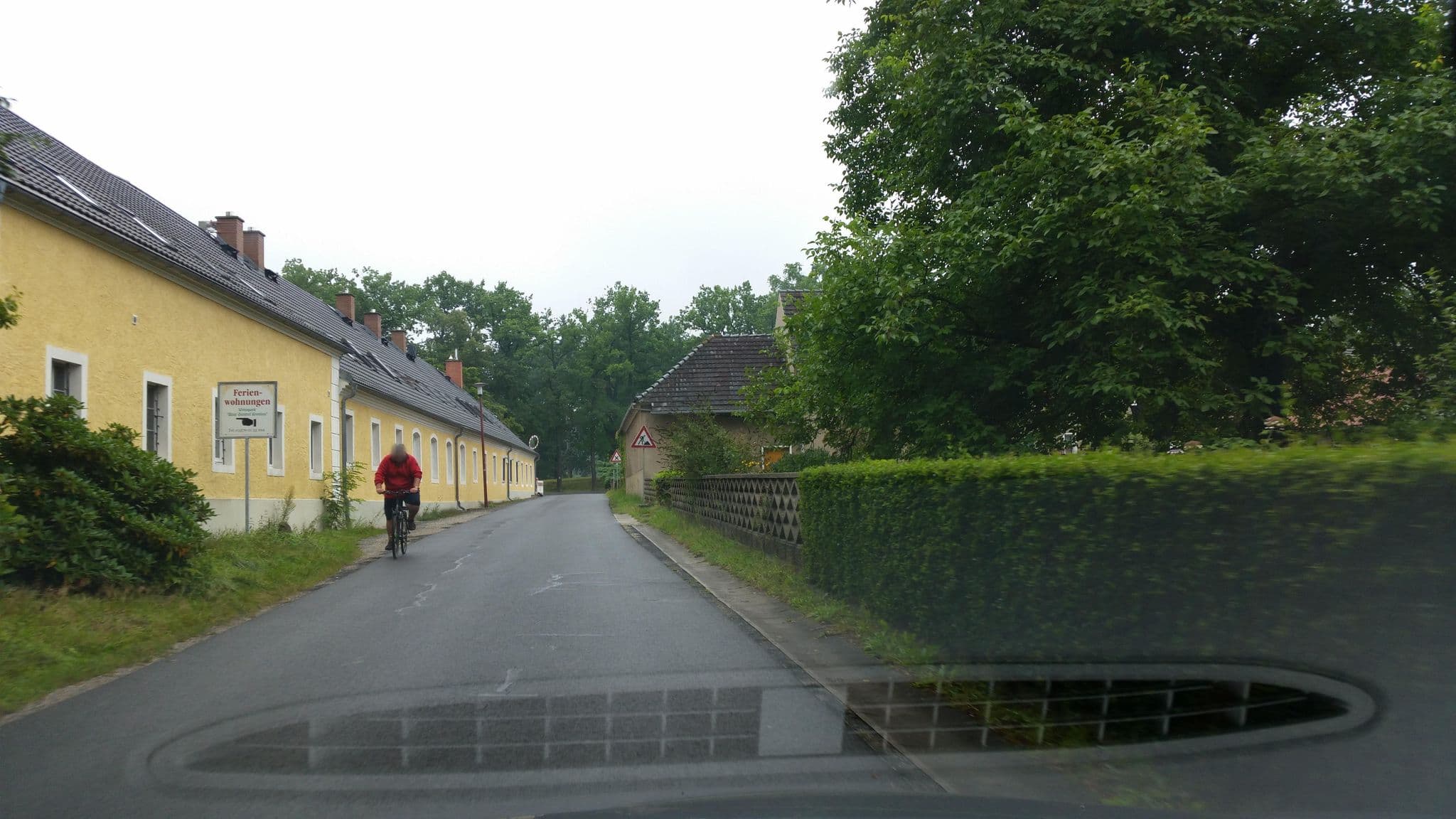 Street view near Ferienwohnung Schloss Kromlau, Gablenz — © tian (CC BY-SA · Mapillary)