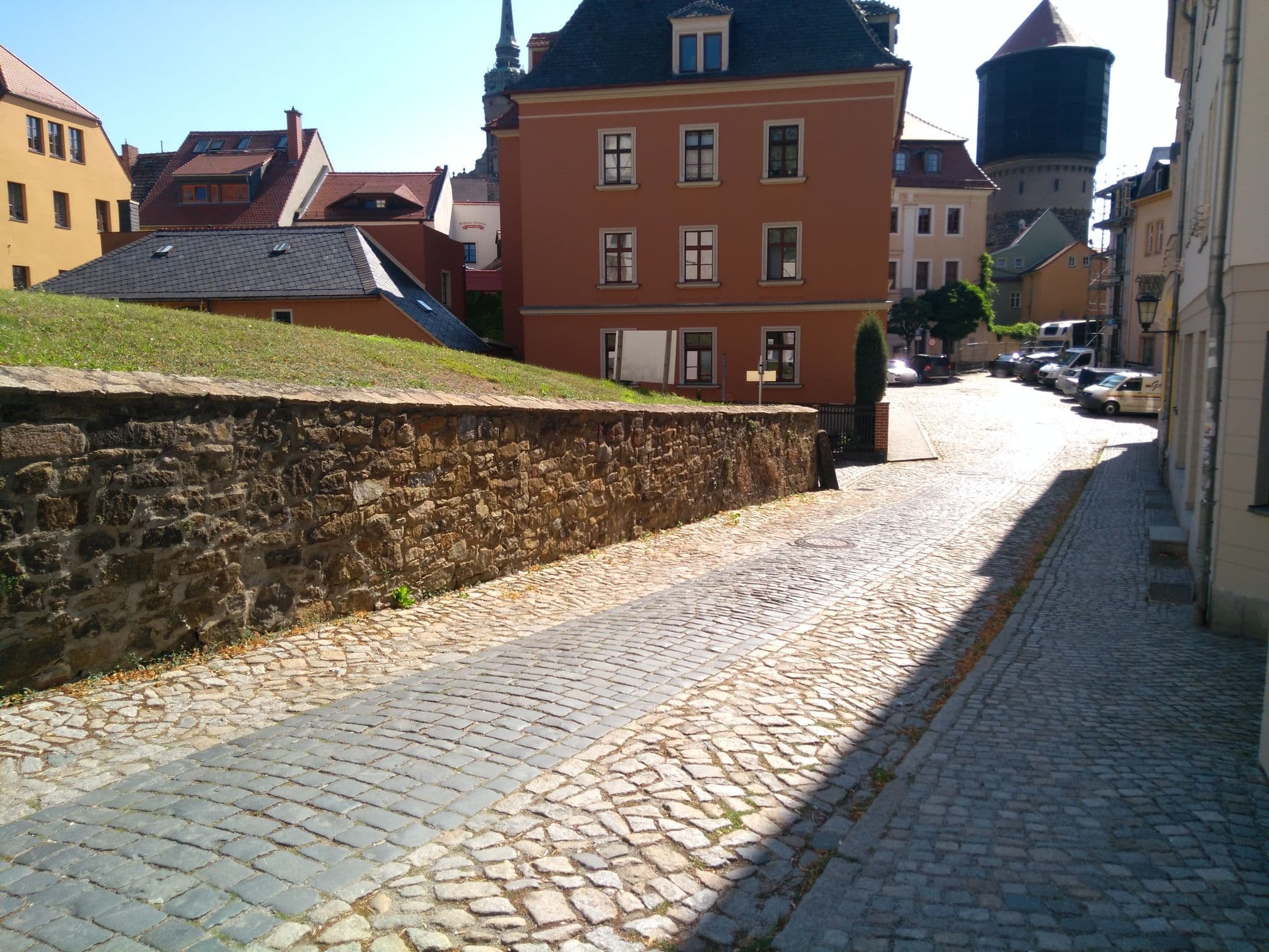 Street view near Schloss-Schänke Hotel garni und Weinverkauf, Bautzen — © rausk (CC BY-SA · Mapillary)