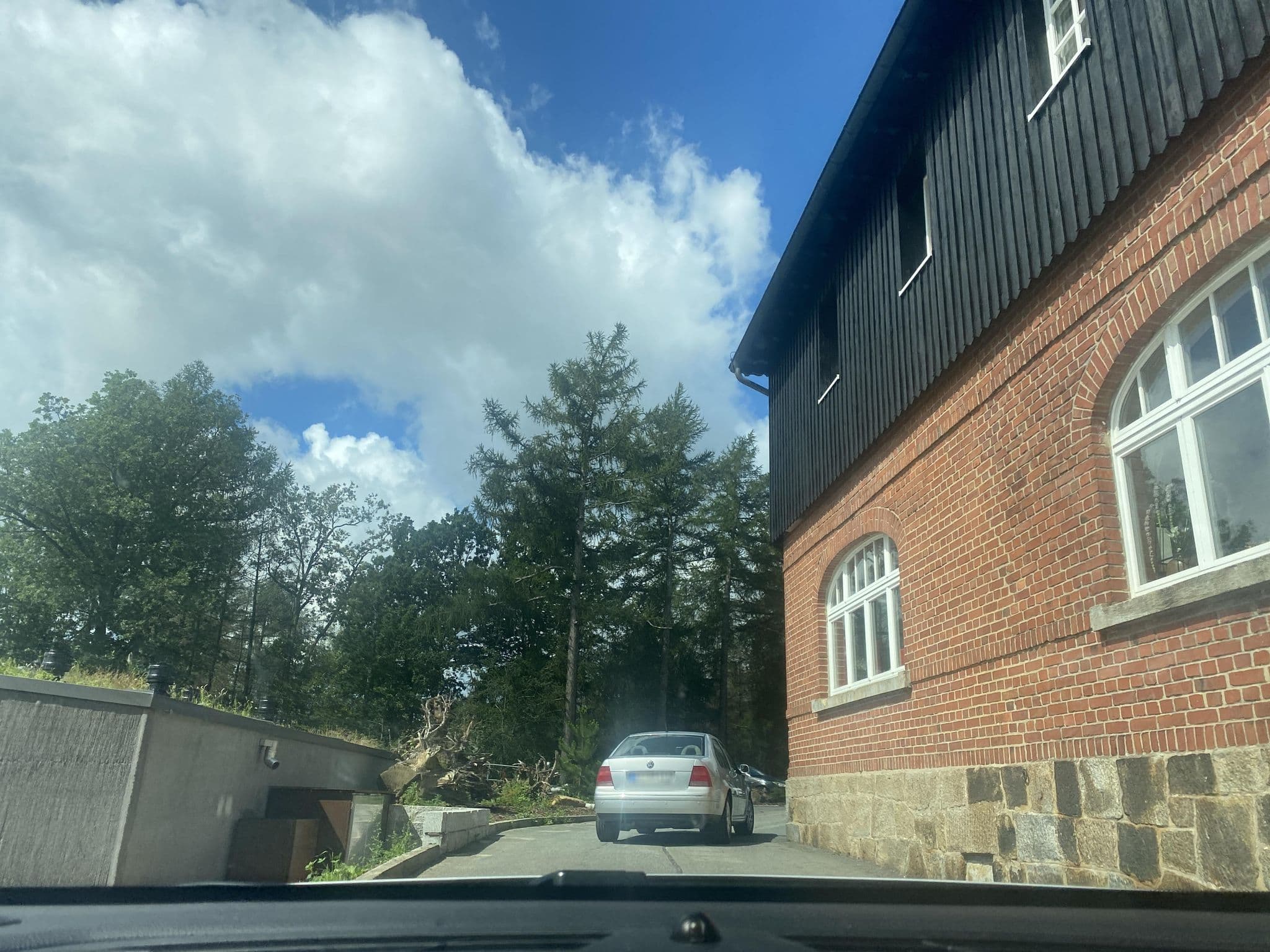 Street view near Bergwirtschaft & Hotel Bieleboh, Beiersdorf — © vorwaertsimmer (CC BY-SA · Mapillary)