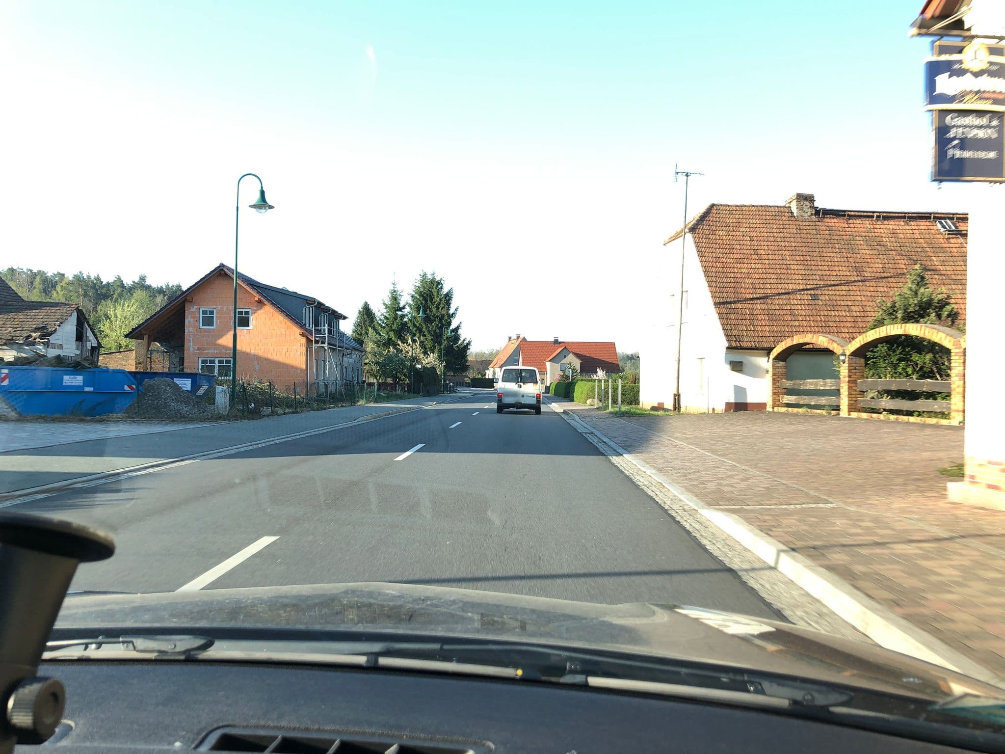 Street view near Pension Heidelerche, Hähnichen — © bejotel (CC BY-SA · Mapillary)