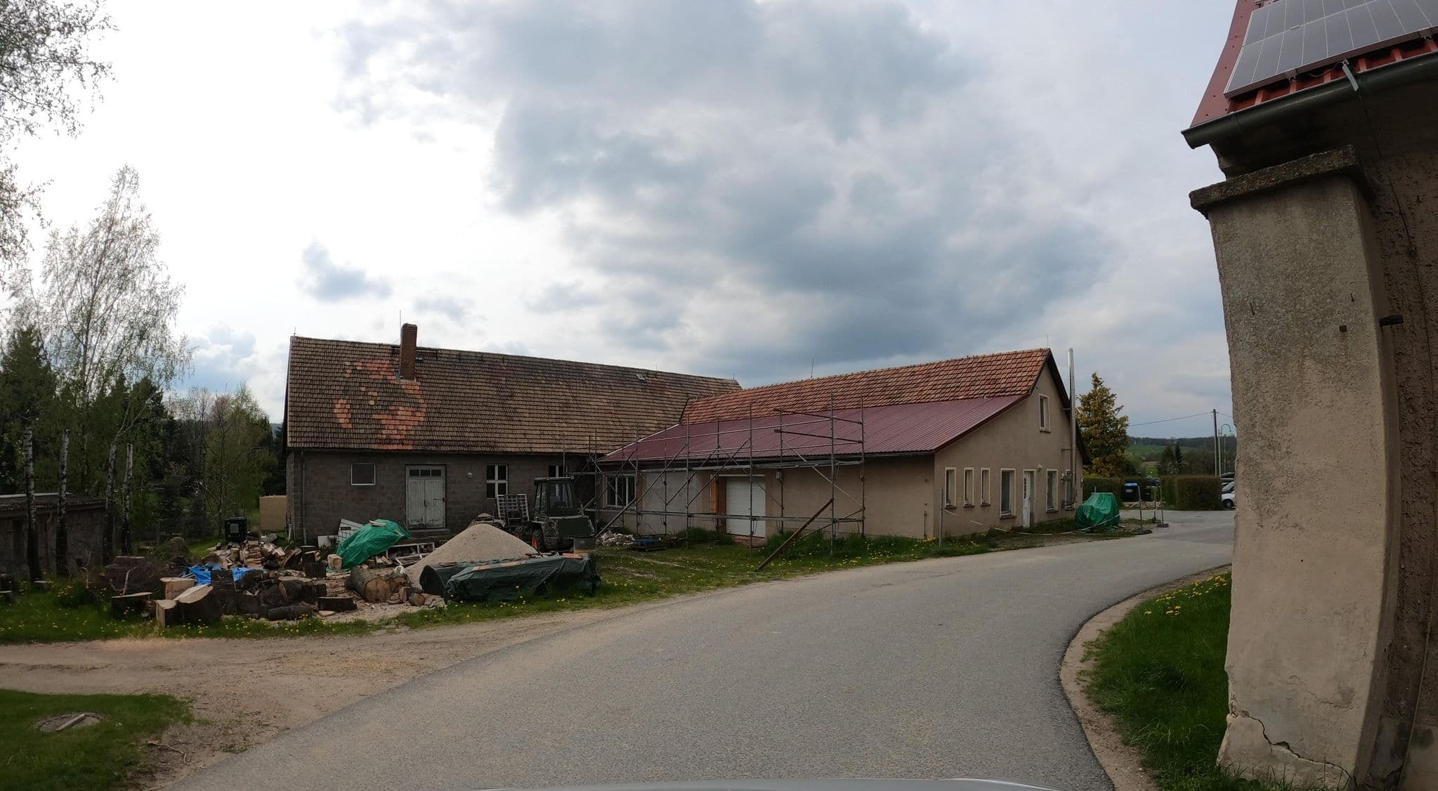 Street view near Schulküche Königshain, Königshain — © masterofnoroad (CC BY-SA · Mapillary)