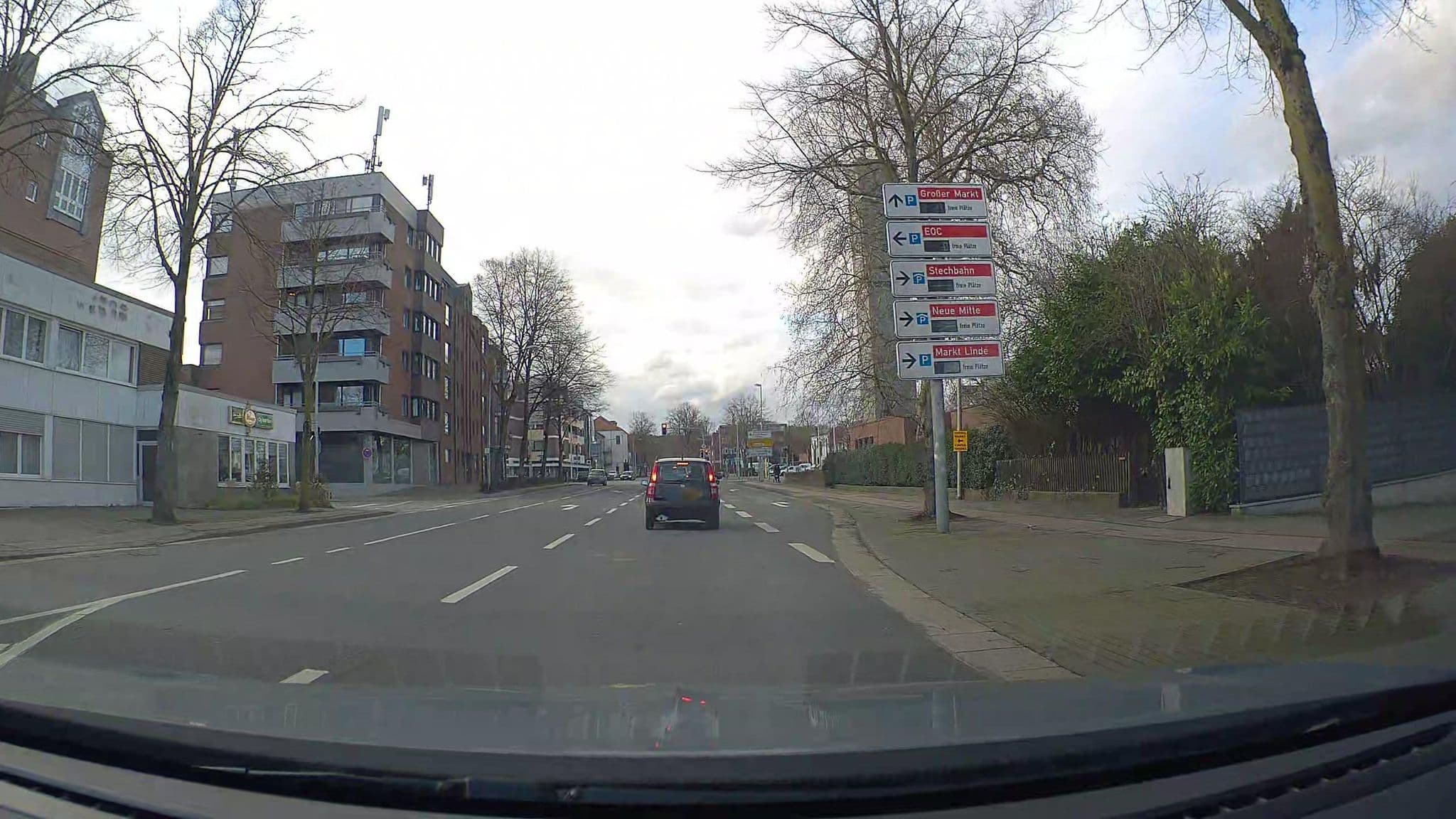 Street view near Hotel Heek Inhaber Jakob van den Bosch, Kleve — © poxonline (CC BY-SA · Mapillary)