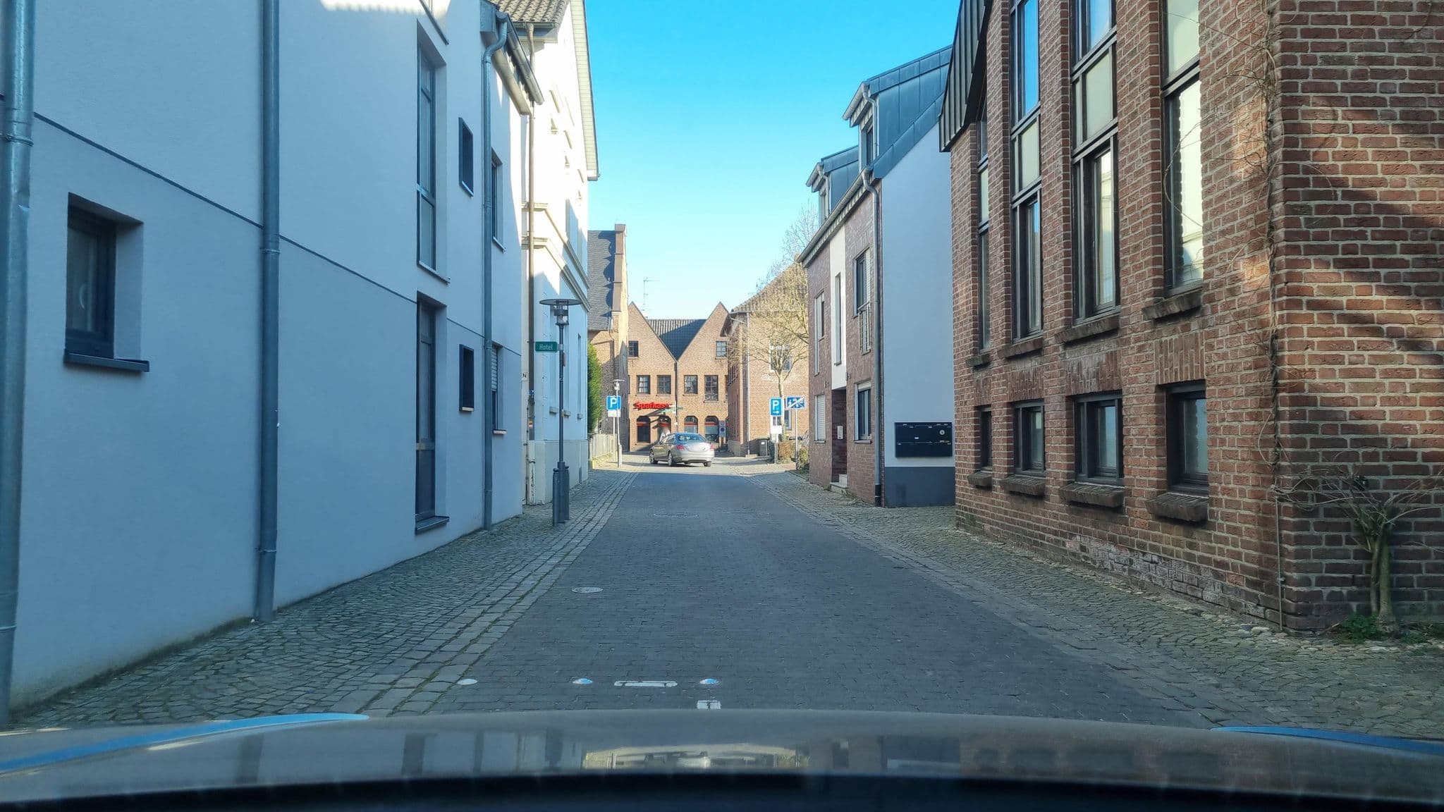 Street view near Hotel zur Kranengasse, Kranenburg — © helfrich (CC BY-SA · Mapillary)