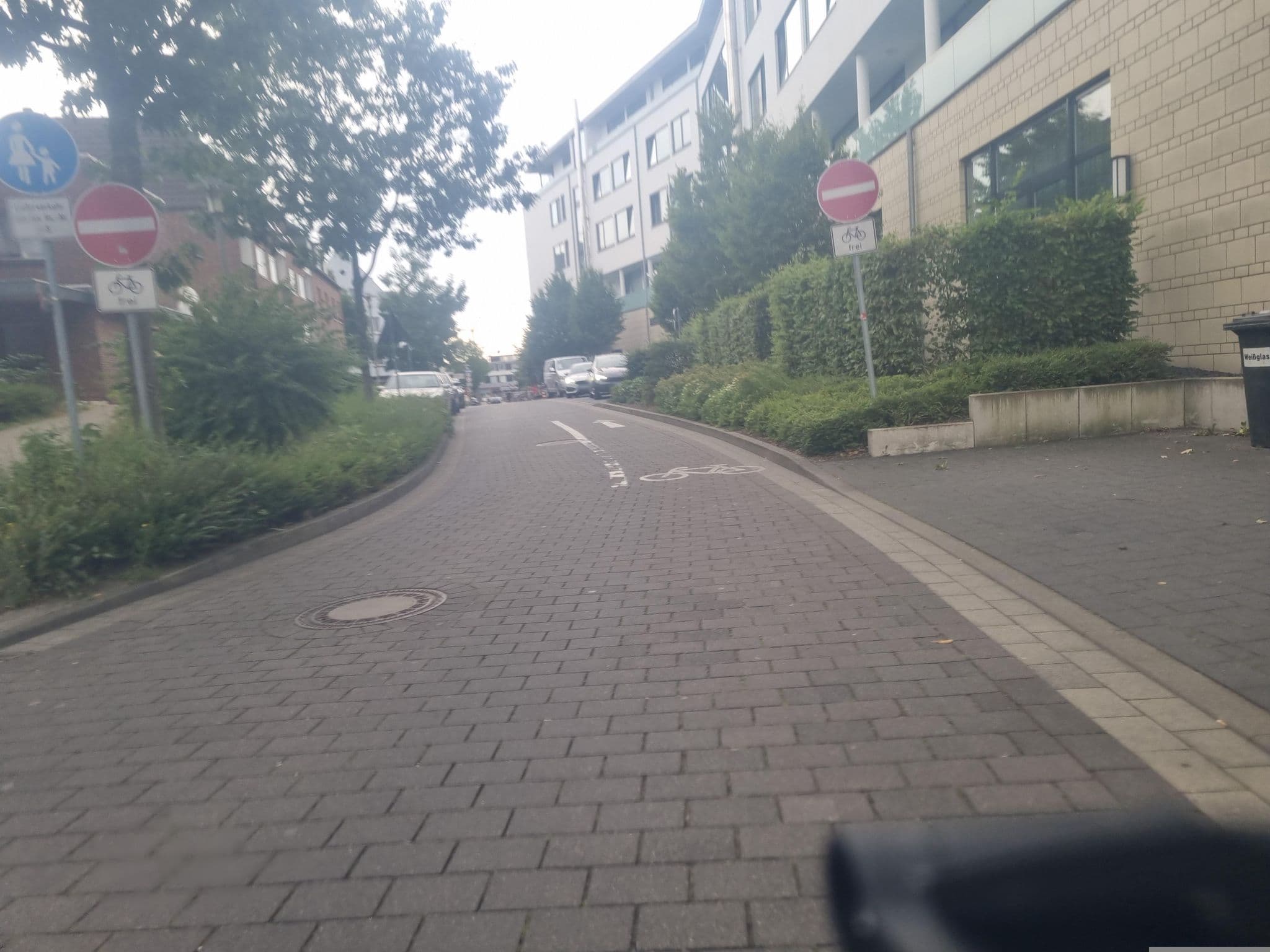 Street view near The Rilano Hotel Cleve City, Kleve — © helfrich (CC BY-SA · Mapillary)