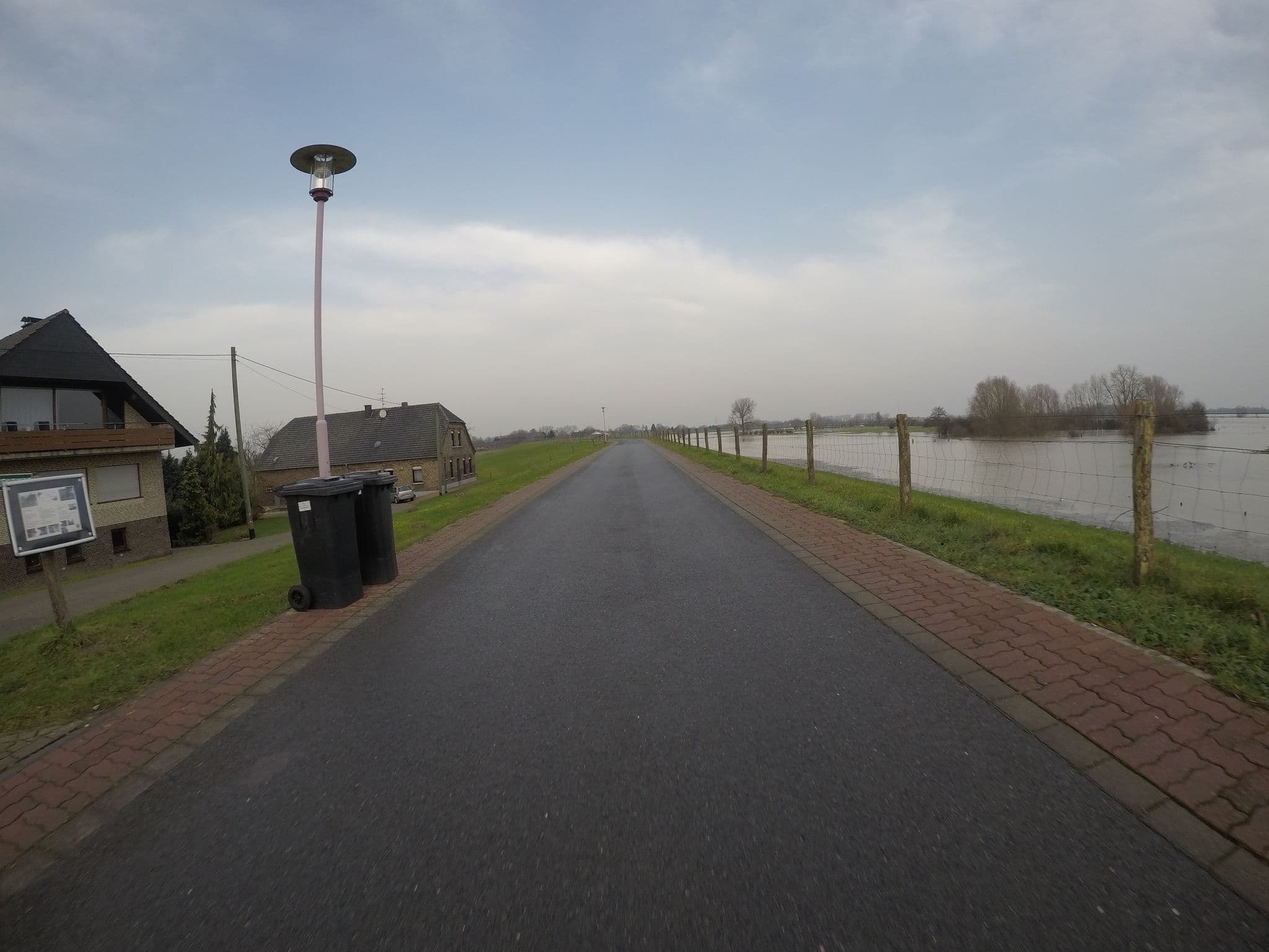 Street view near Neiling - Ferienwohnung am Niederrhein, Rees — © sirix (CC BY-SA · Mapillary)