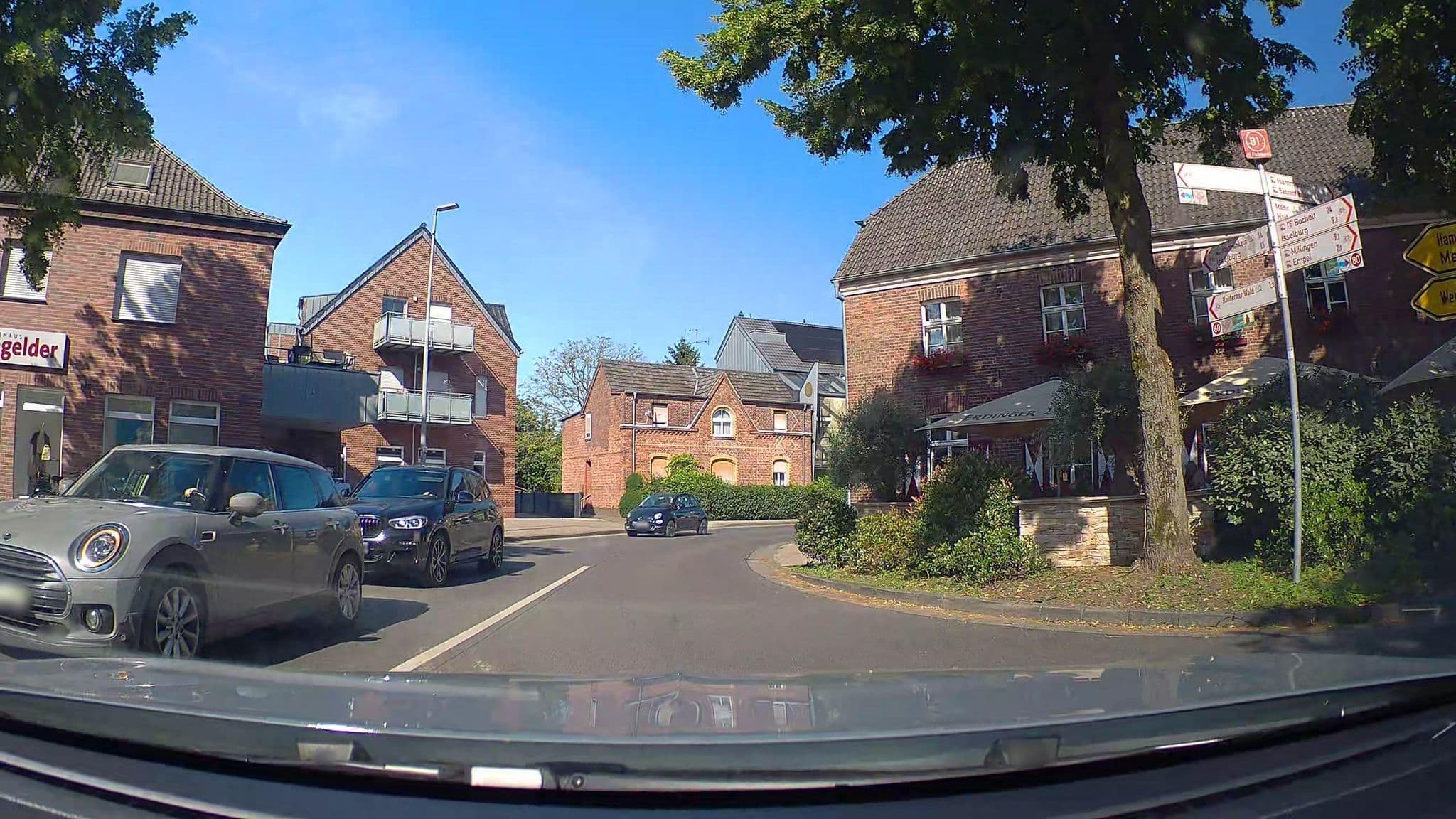 Street view near Hotel Restaurant Doppeladler, Rees — © poxonline (CC BY-SA · Mapillary)
