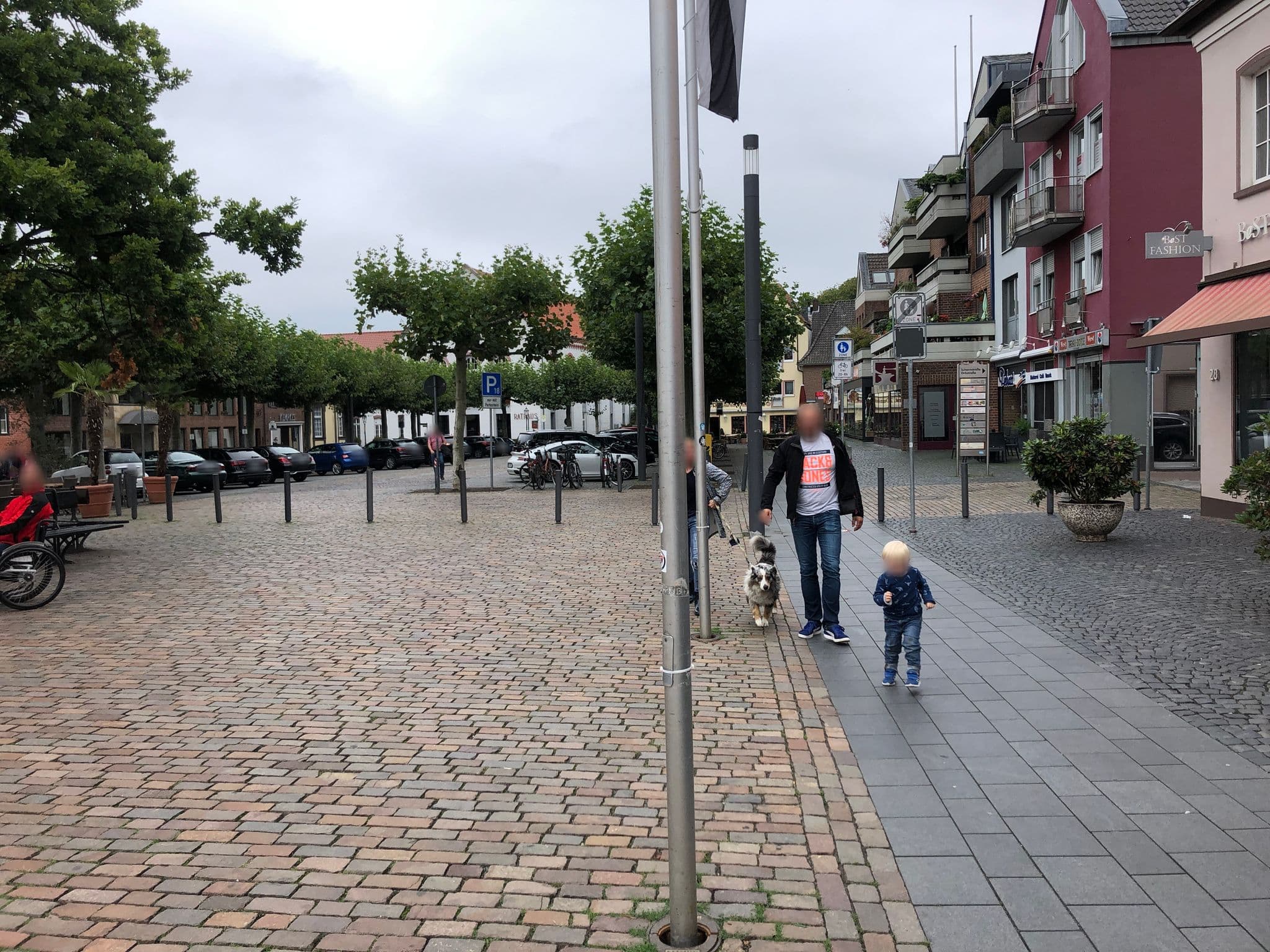 Street view near Hotel Hövelmann Hogarstar GmbH, Xanten — © koga11 (CC BY-SA · Mapillary)