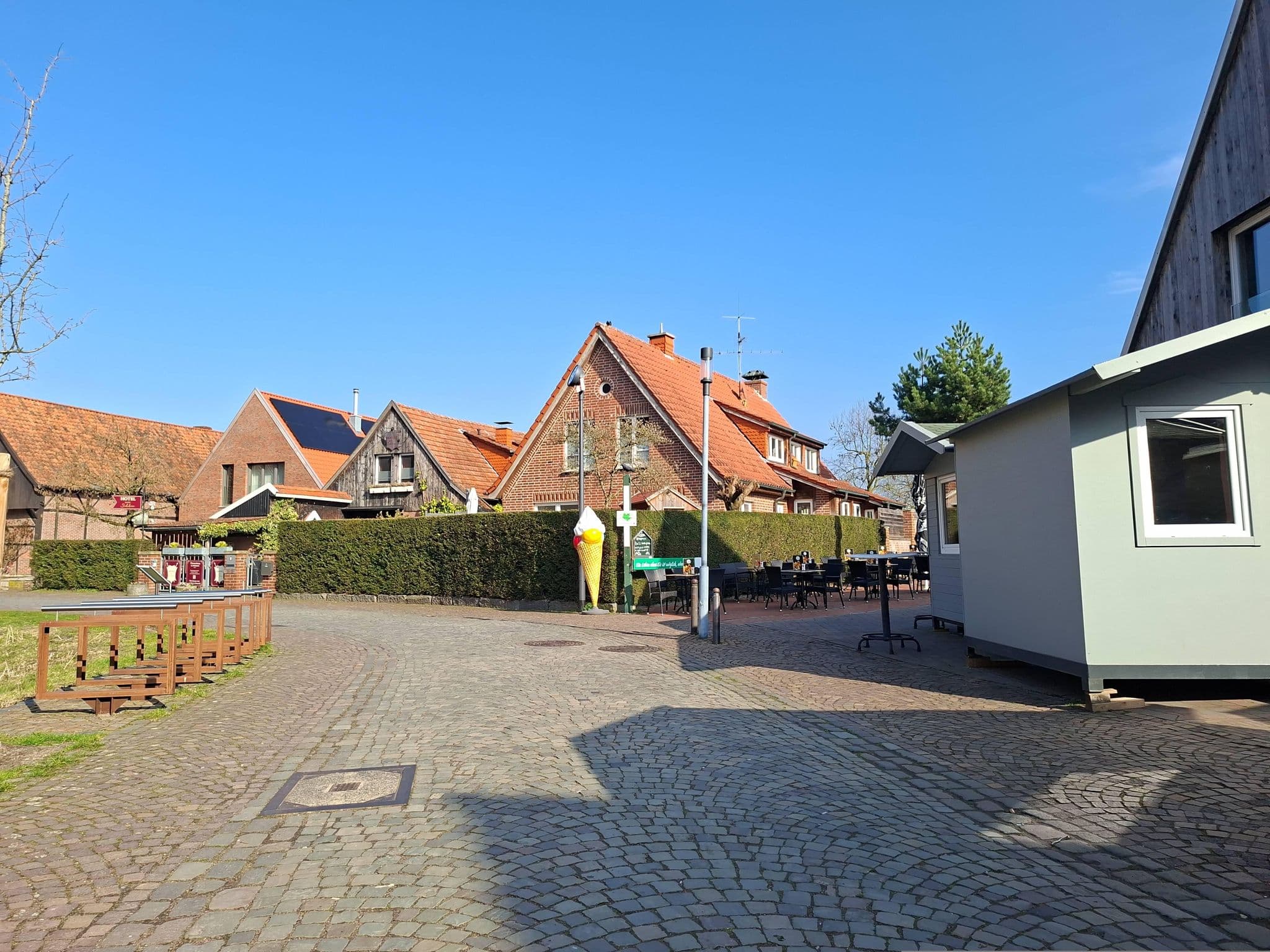 Street view near HOTEL AM SCHLOSS Gabriele Pilz, Raesfeld — © huna (CC BY-SA · Mapillary)