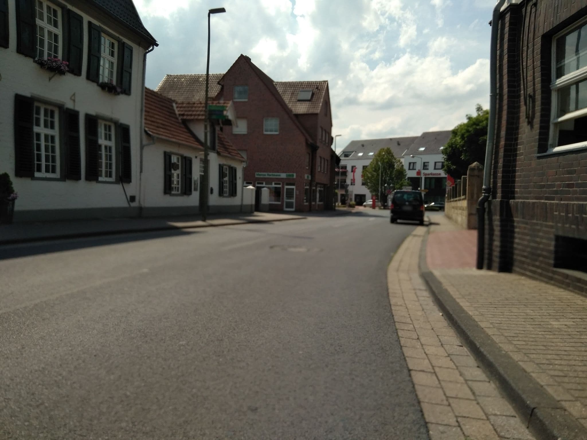 Street view near Rheinisch-Westfälischer Hof, Schermbeck — © geogladbecker (CC BY-SA · Mapillary)