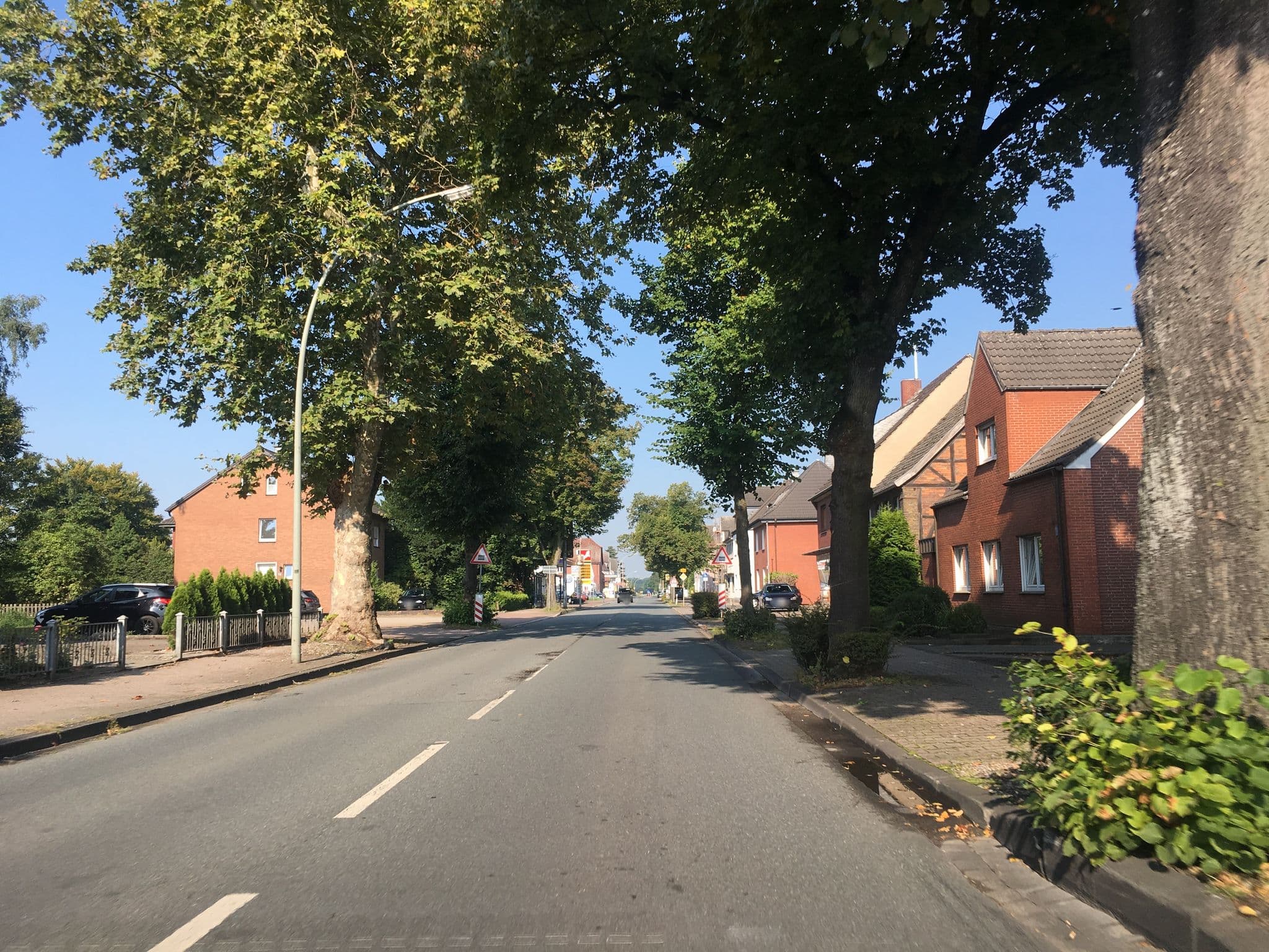 Street view near Hotel Adria, Selm — © descilla (CC BY-SA · Mapillary)