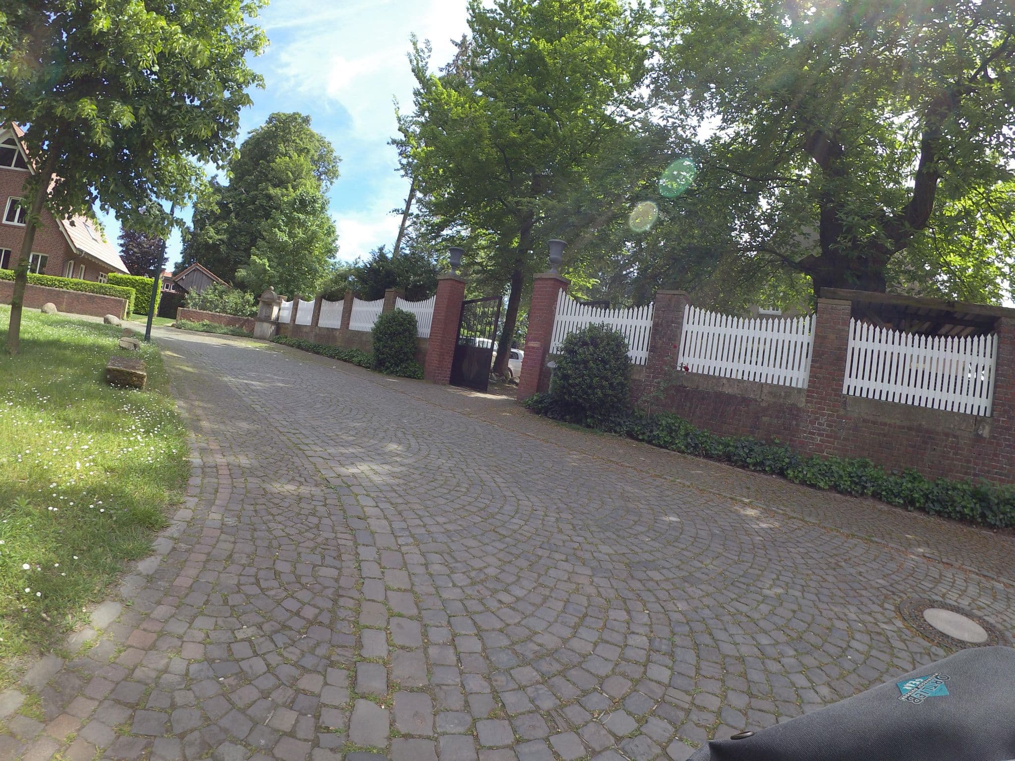 Street view near Helmut von Hove, Heek — © marczoutendijk (CC BY-SA · Mapillary)