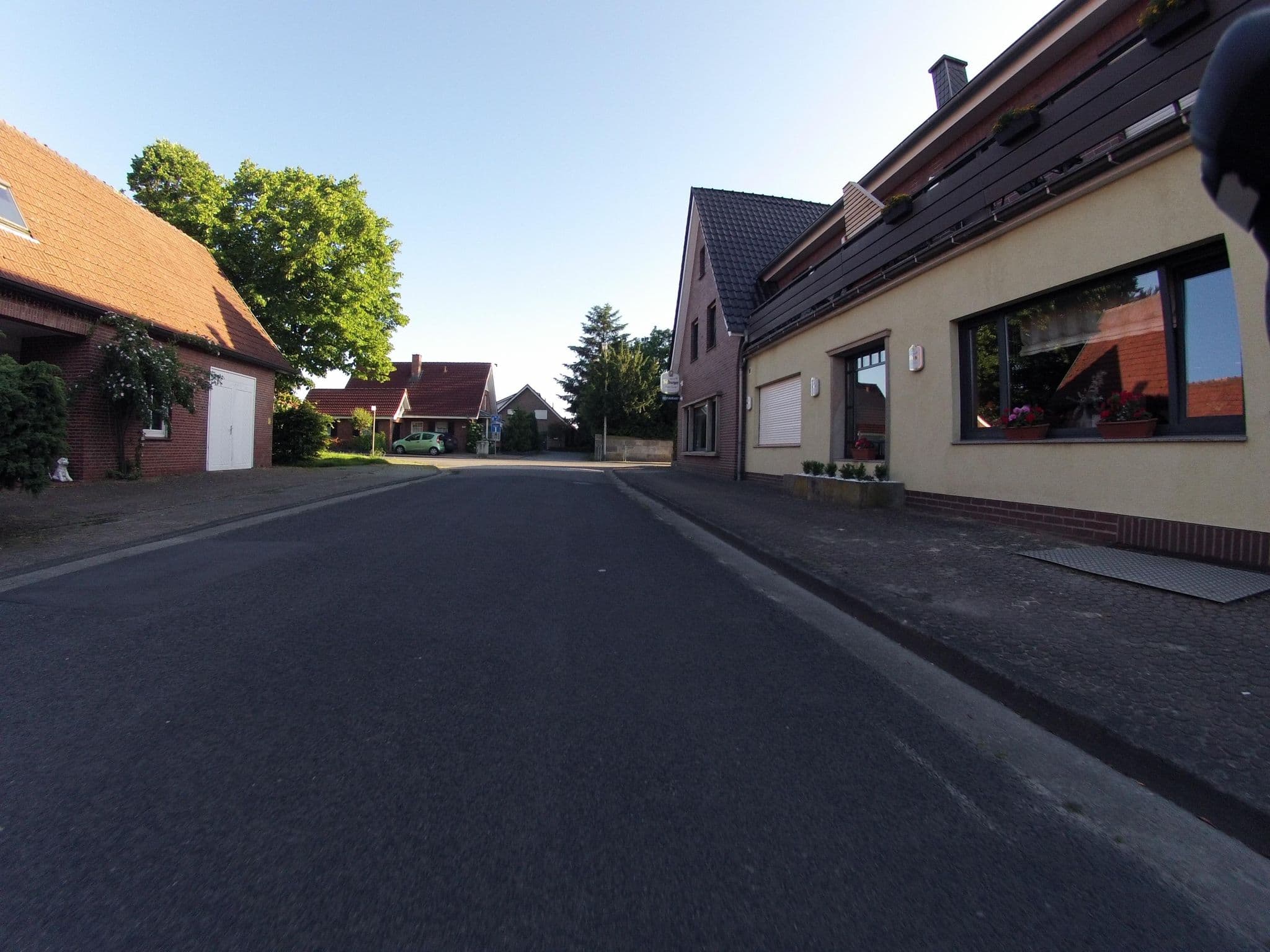 Street view near Hesselink Gaststätte, Bad Bentheim — © GlitchHunter (CC BY-SA · Mapillary)