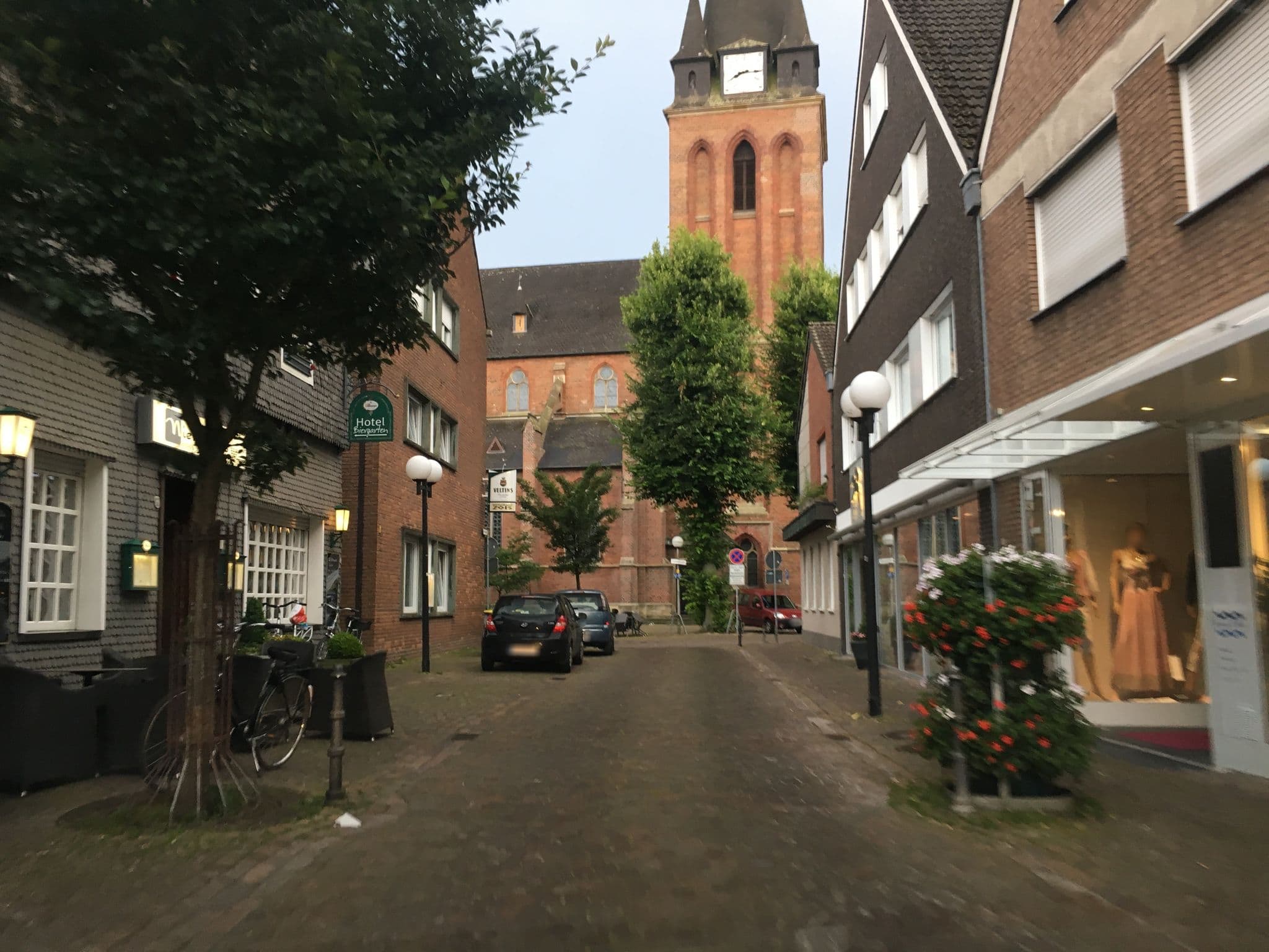 Street view near Hotel Niemeyers 1886 Gasthof, Buldern — © descilla (CC BY-SA · Mapillary)