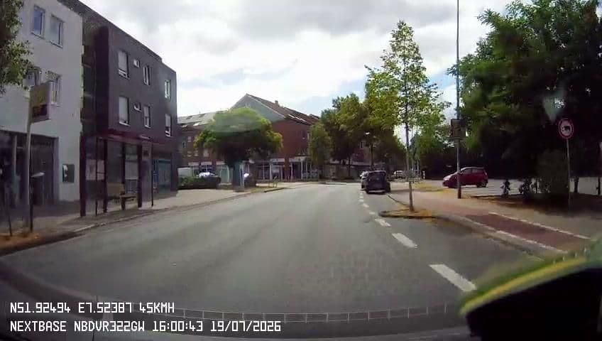 Street view near ifba, Priv.Institut z.Förder.d.betriebl.Altersversorgung GmbH, Roxel — © derlipper (CC BY-SA · Mapillary)