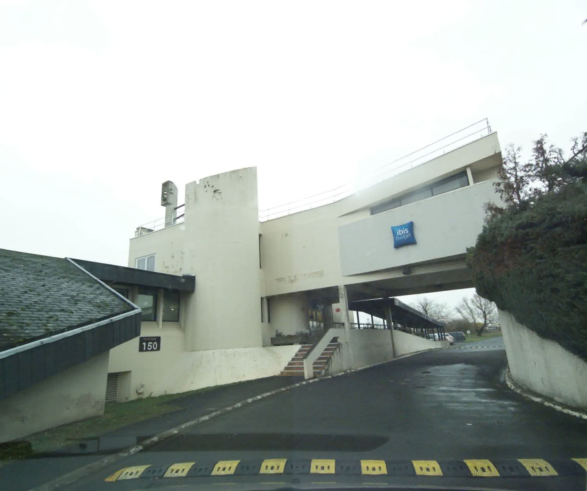 Street view near B&B Hotel Valenciennes Sud, Hérin — © sogefi (CC BY-SA · Mapillary)