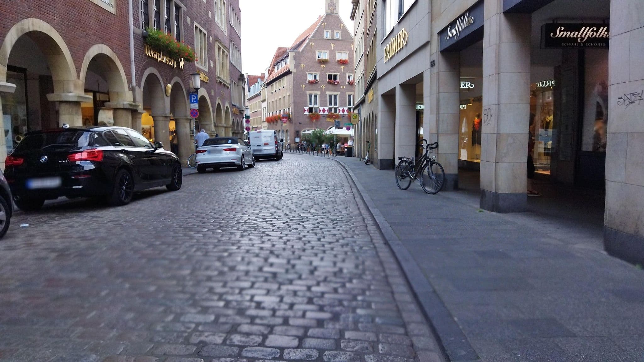 Street view near Hotel Busche am Dom, Münster — © changchun1 (CC BY-SA · Mapillary)