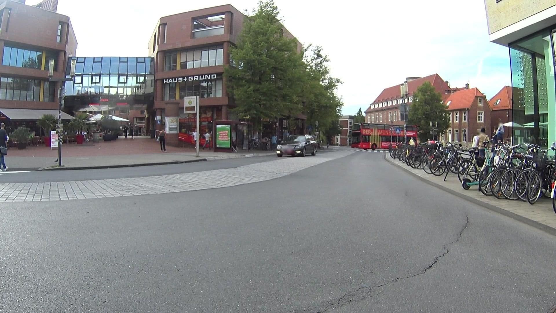 Street view near Central Hotel Münster, Münster — © Morina (CC BY-SA · Mapillary)