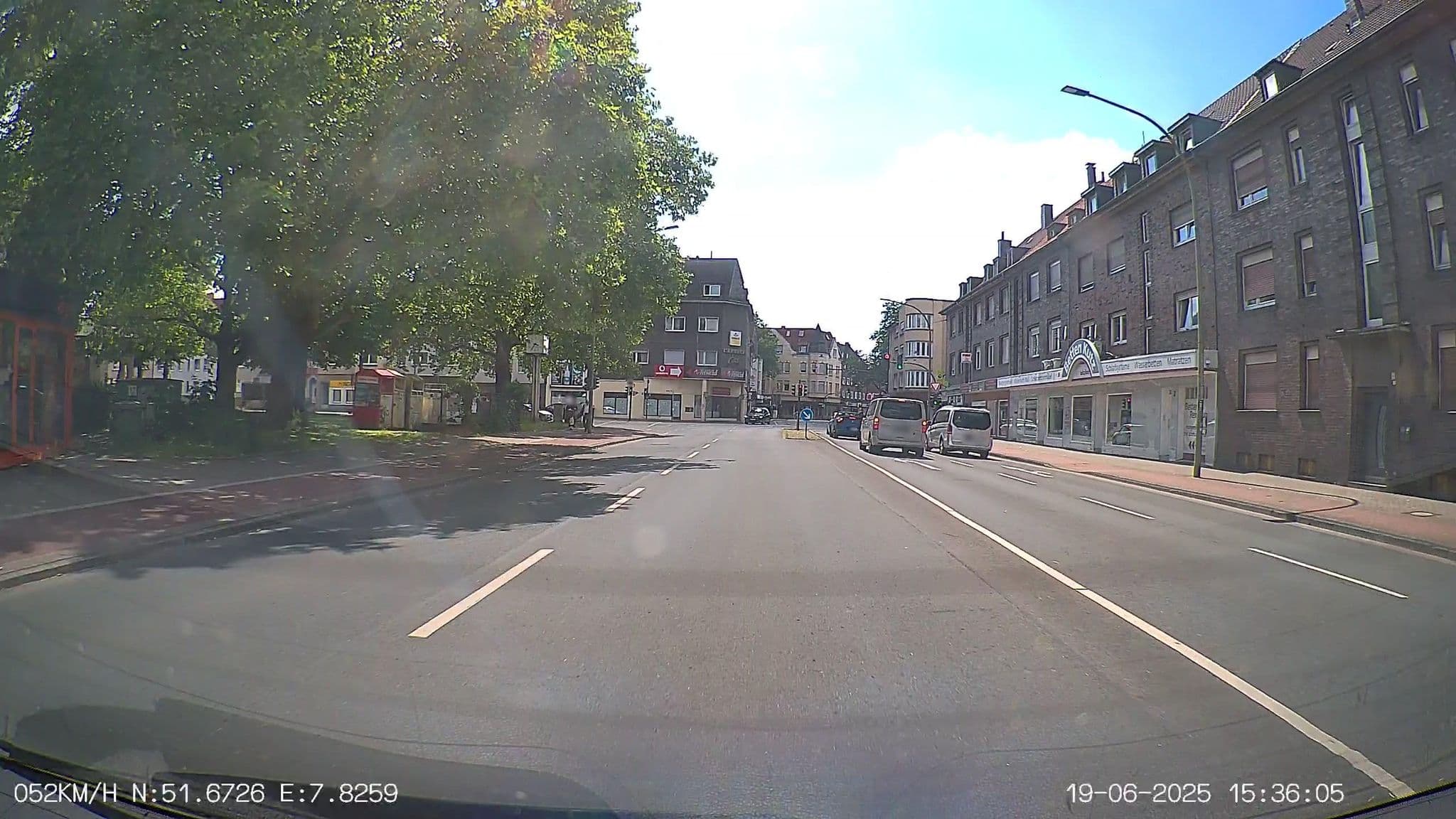 Street view near Pharao Sonnenstudio, Hamm — © heetENkoel (CC BY-SA · Mapillary)