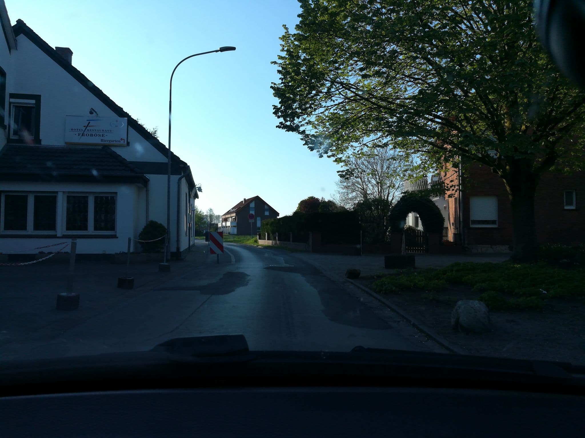 Street view near Hotel Froböse, Versmold — © thorstenh (CC BY-SA · Mapillary)