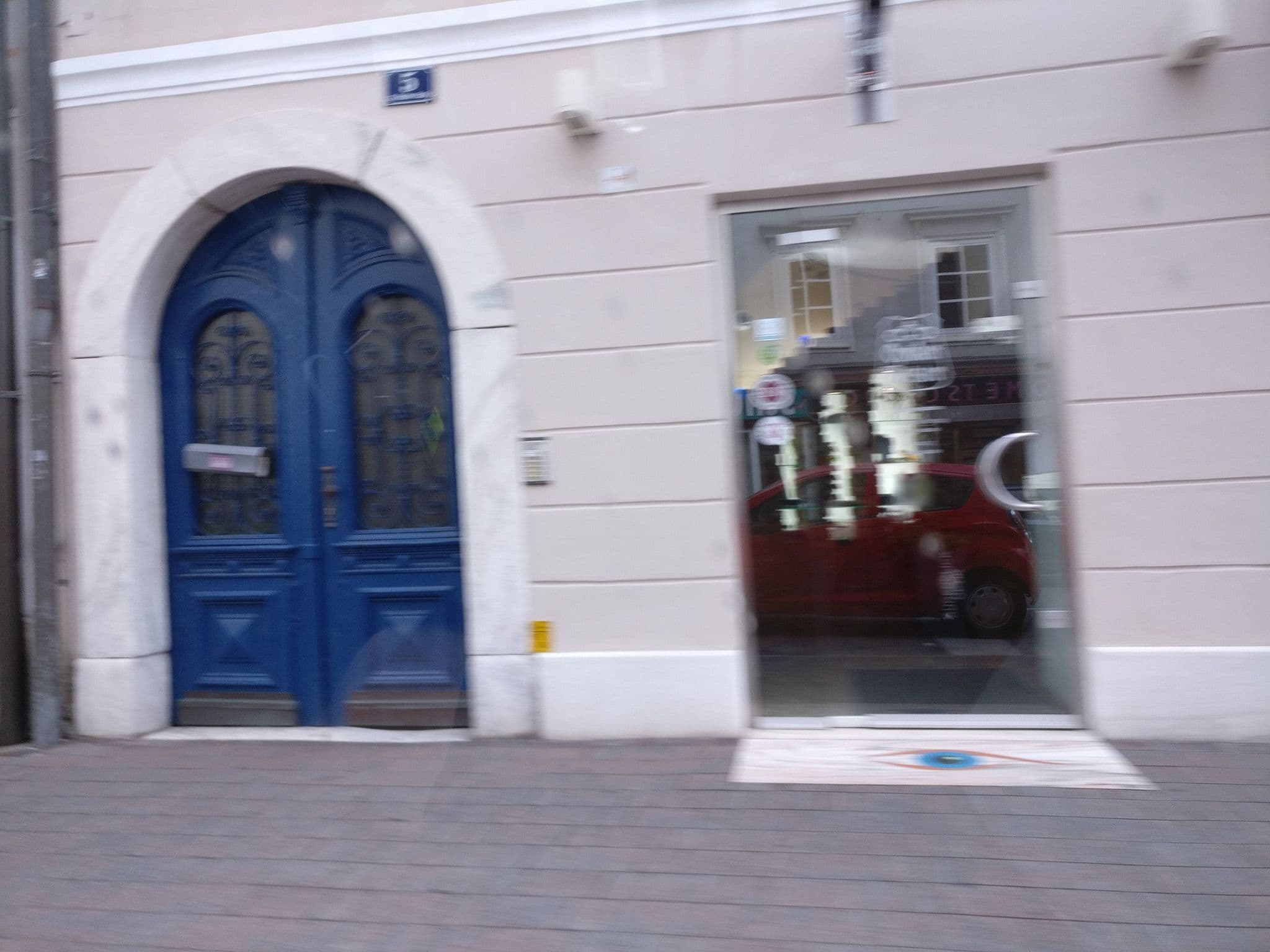 Street view near Sinos, Klagenfurt am Wörthersee — © CaptainPopcorn (CC BY-SA · Mapillary)