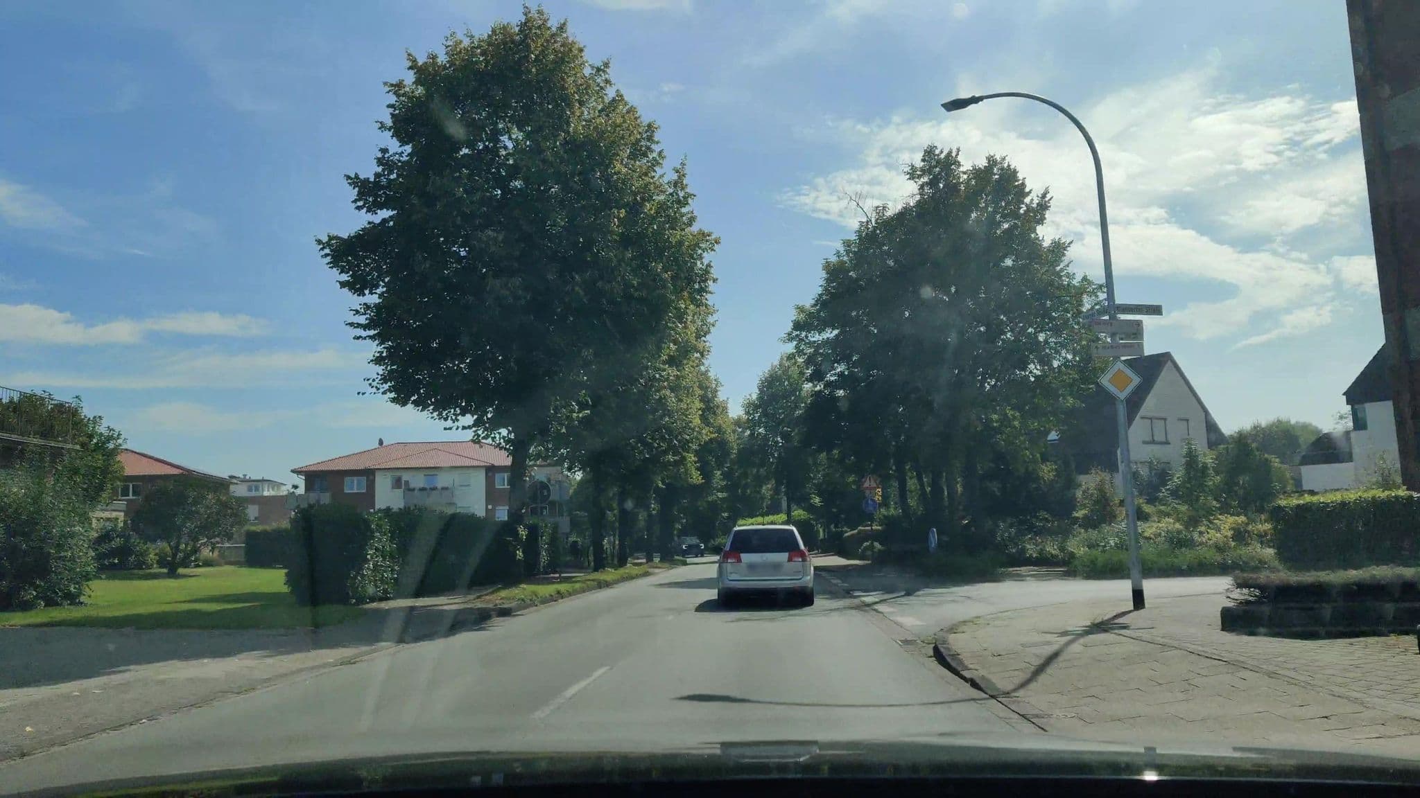 Street view near Hotel im Kleinen Haus, Lienen — © amenophis (CC BY-SA · Mapillary)