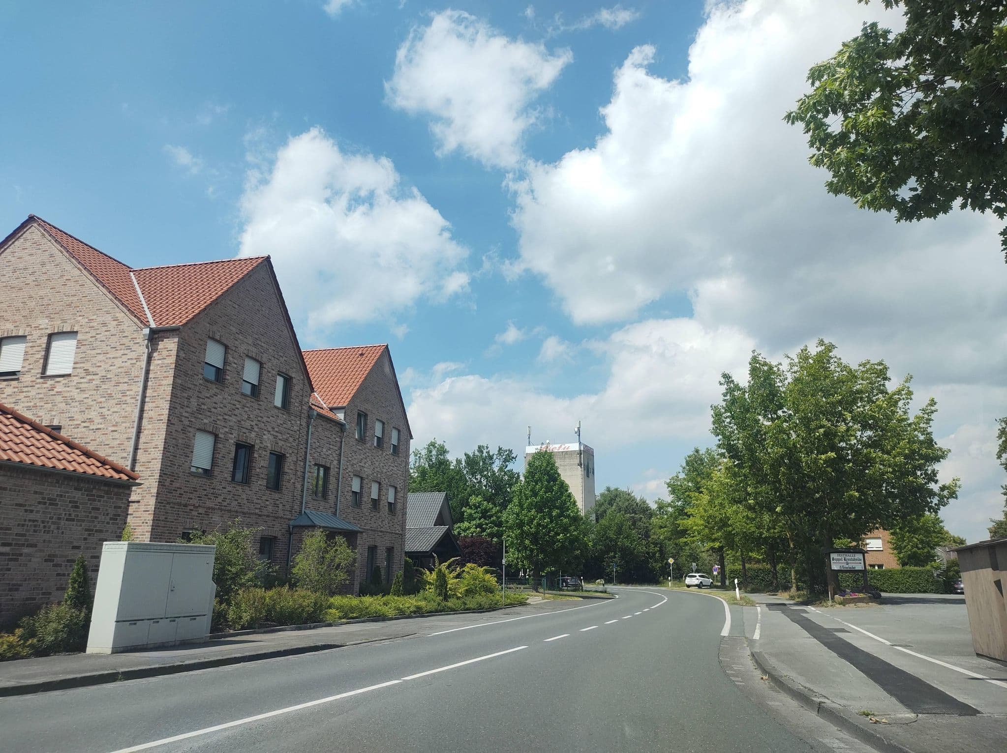 Street view near Josef Kreutzheide, Rietberg — © thetornado76 (CC BY-SA · Mapillary)