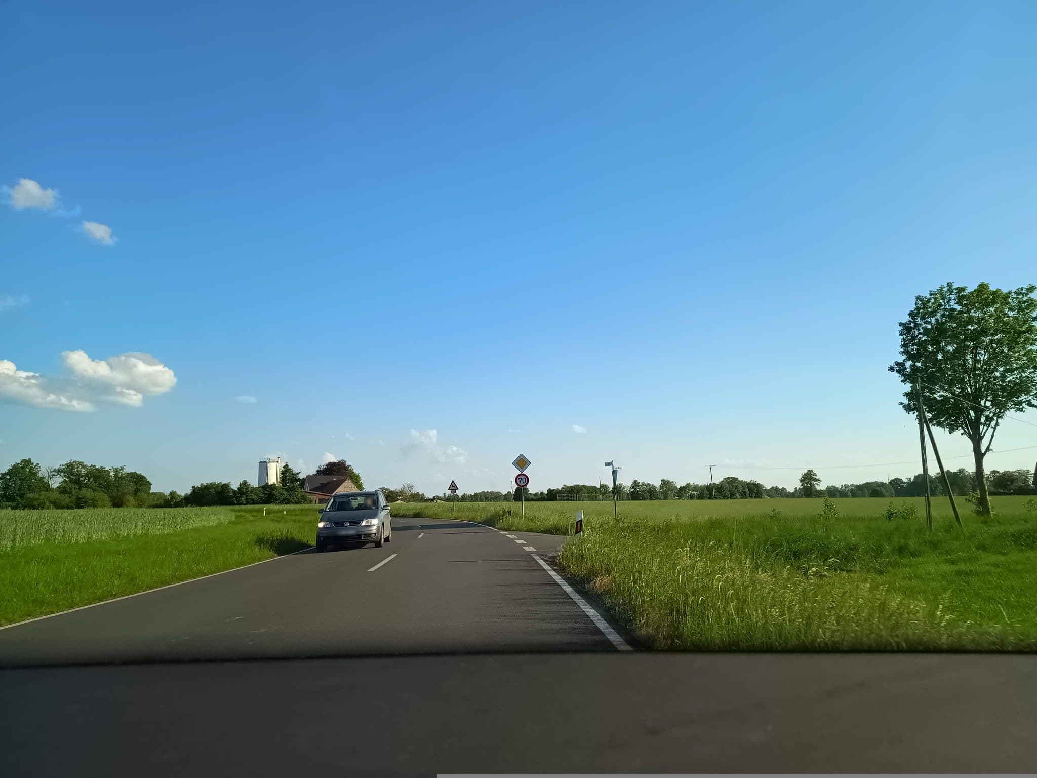 Street view near Hotel Canstein, Verl — © zuse (CC BY-SA · Mapillary)