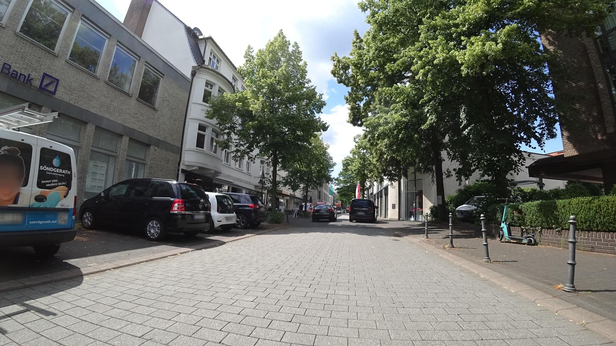 Street view near Hotel Stadt Guetersloh, Gütersloh — © flohoff (CC BY-SA · Mapillary)