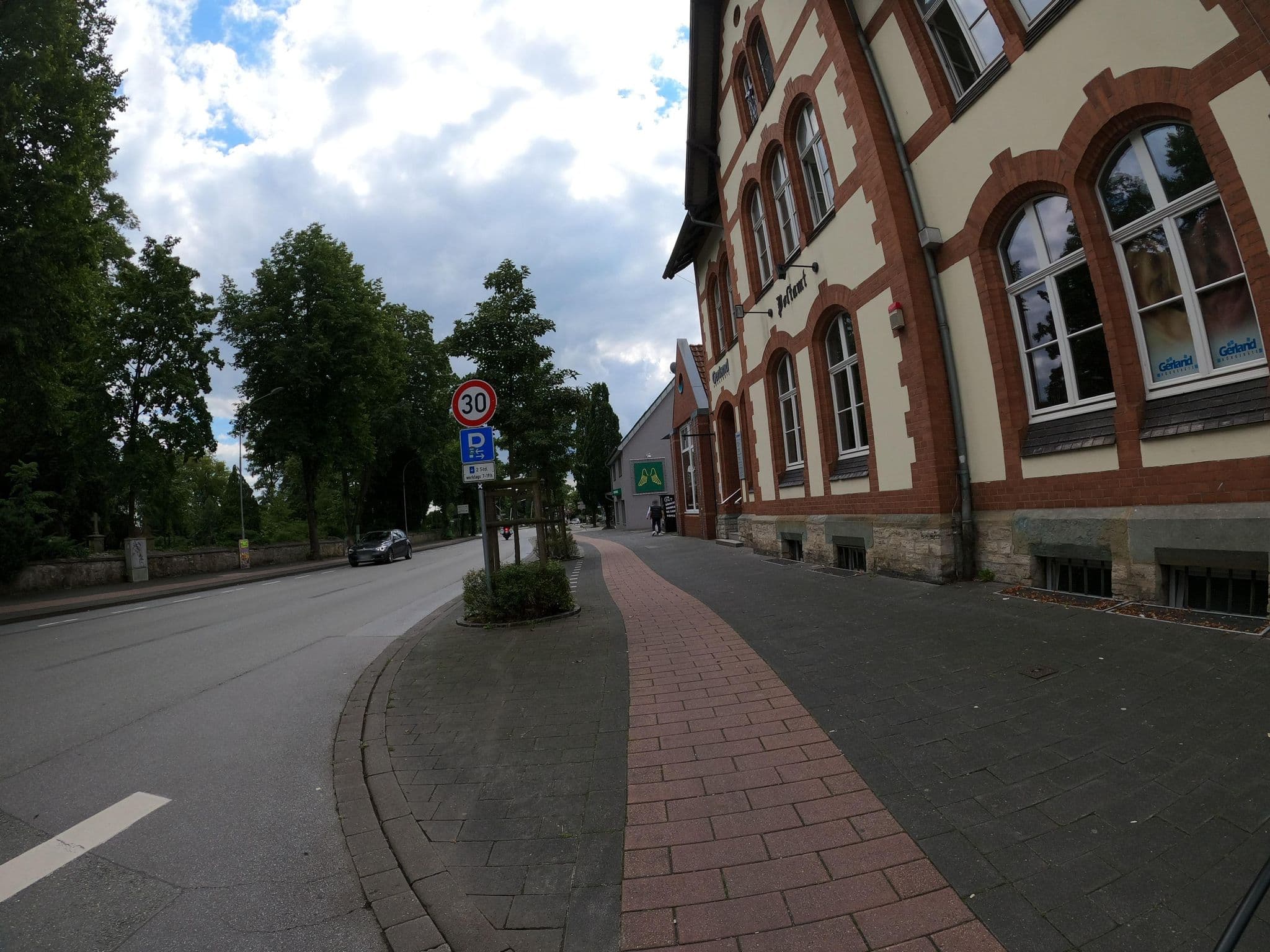 Street view near Gästehaus Altes Postamt, Halle — © VIA_KK (CC BY-SA · Mapillary)