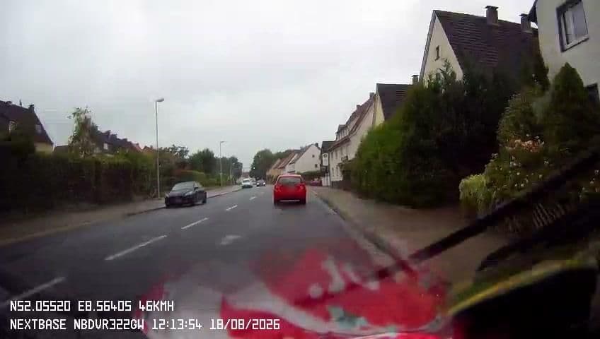 Street view near Die Falken Bielefeld, Bielefeld — © derlipper (CC BY-SA · Mapillary)