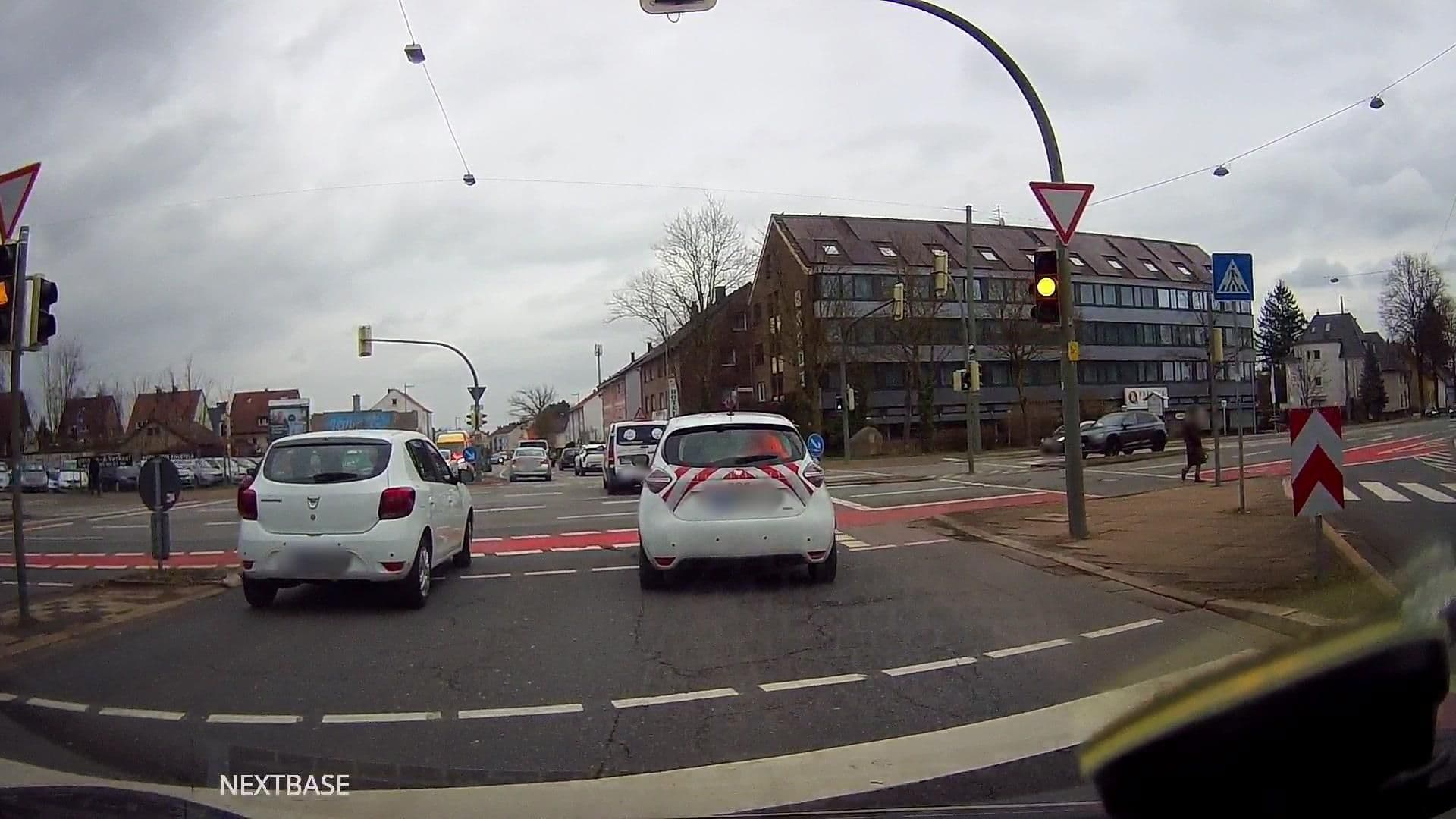 Street view near Zimmer 113, Bielefeld — © derlipper (CC BY-SA · Mapillary)
