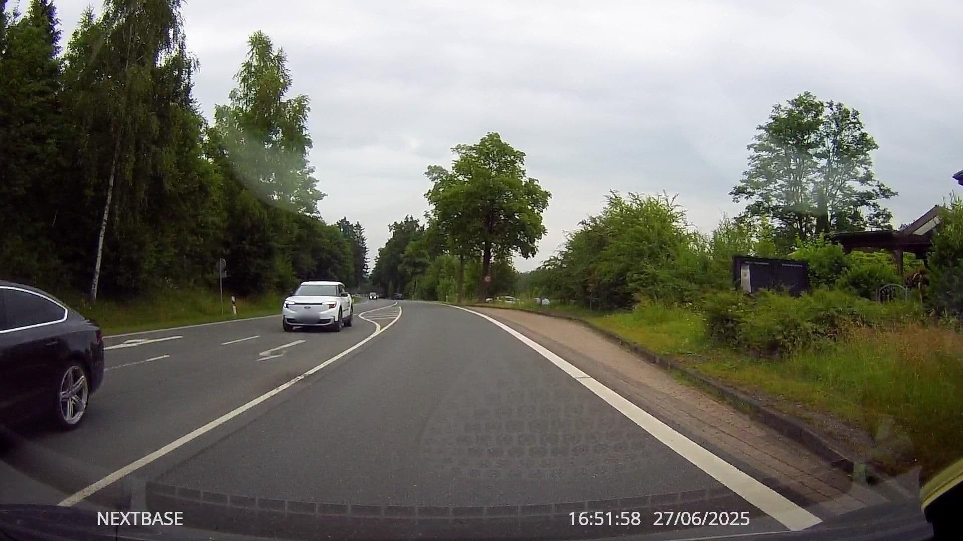 Street view near Hotel Cafe Waldschlößchen, Bad Meinberg — © derlipper (CC BY-SA · Mapillary)