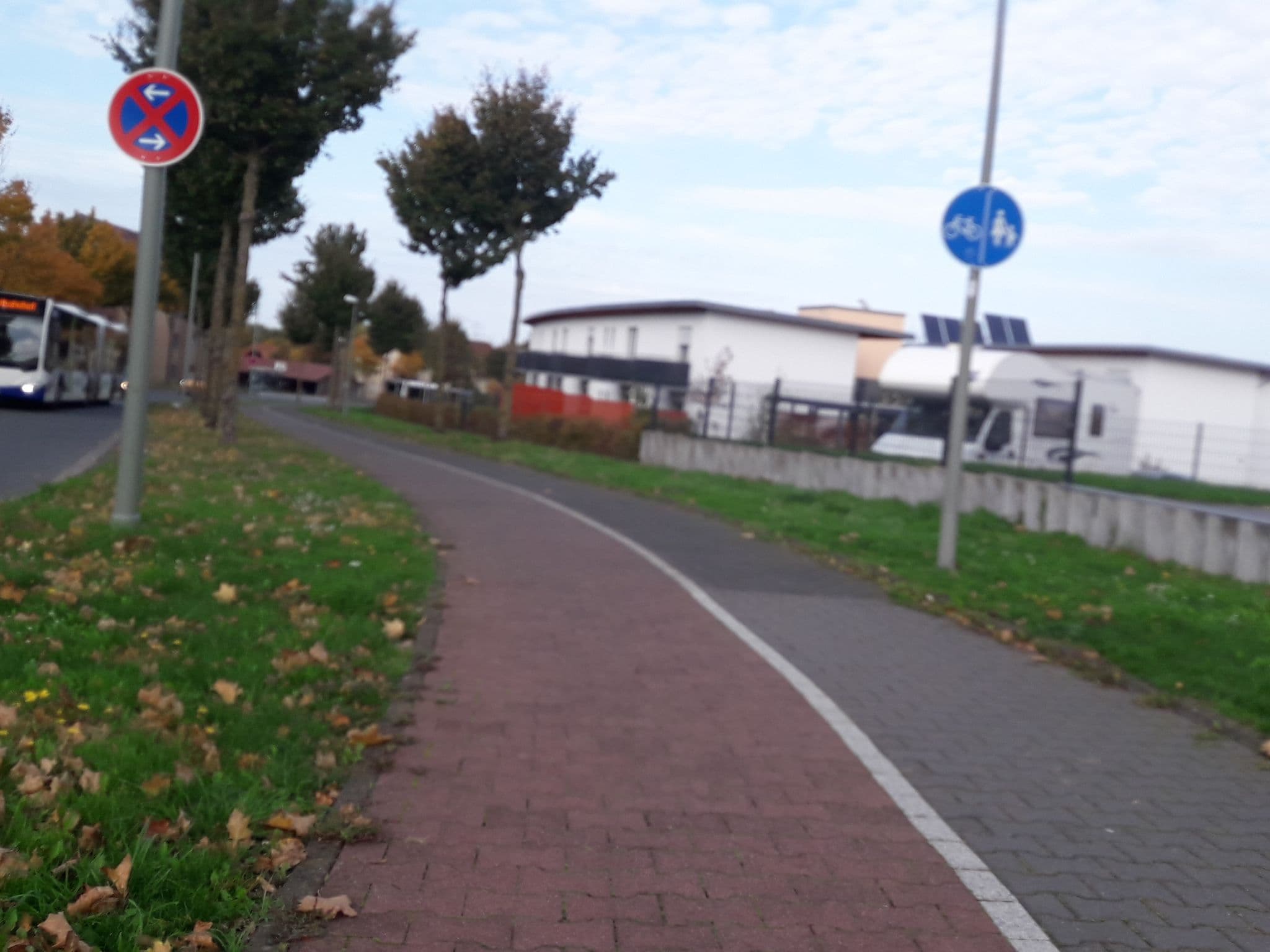 Street view near Zimmervermietung Aras, Paderborn — © bielebog (CC BY-SA · Mapillary)