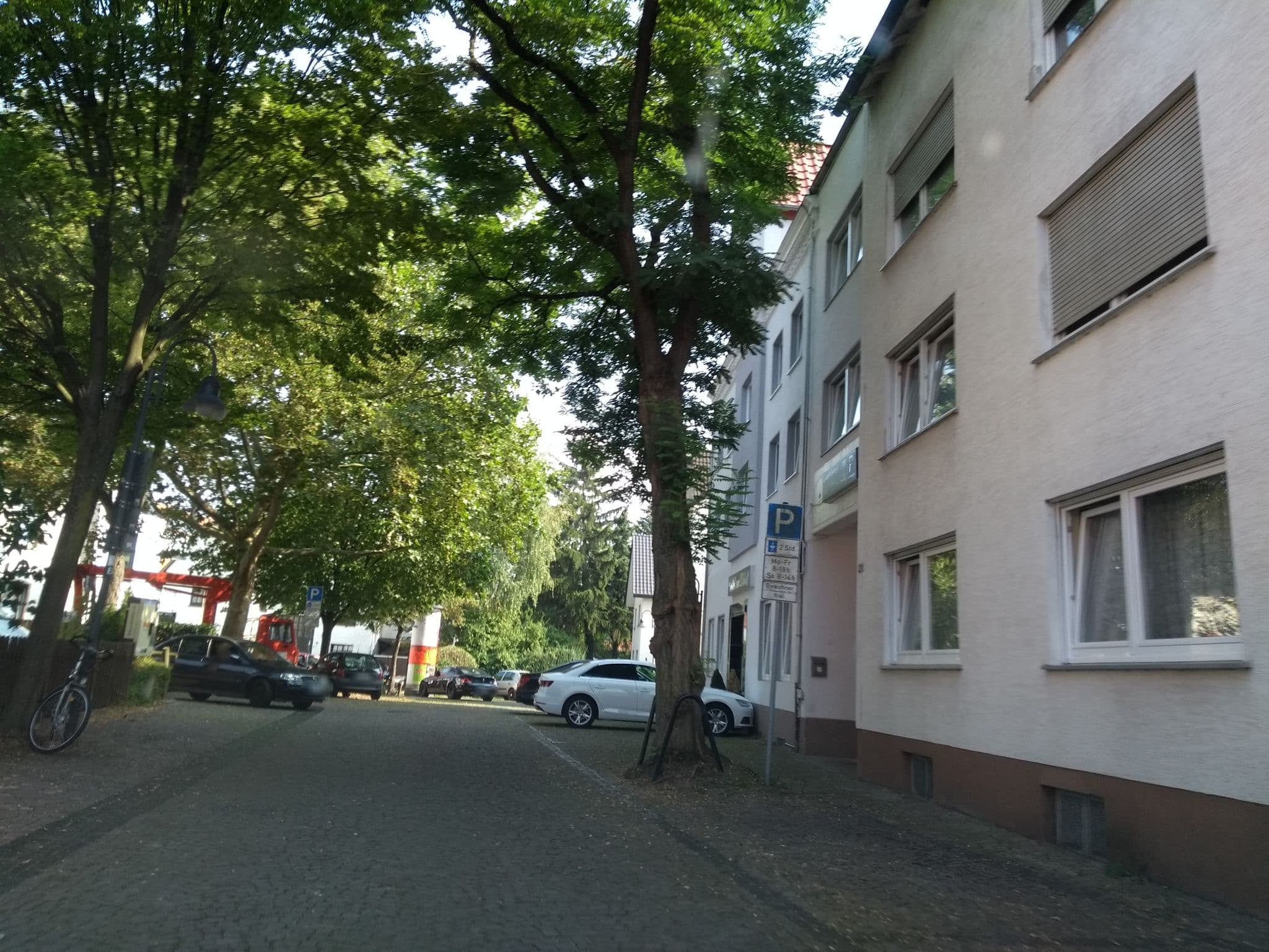 Street view near Hotel Am Schloss, Paderborn — © thetornado76 (CC BY-SA · Mapillary)