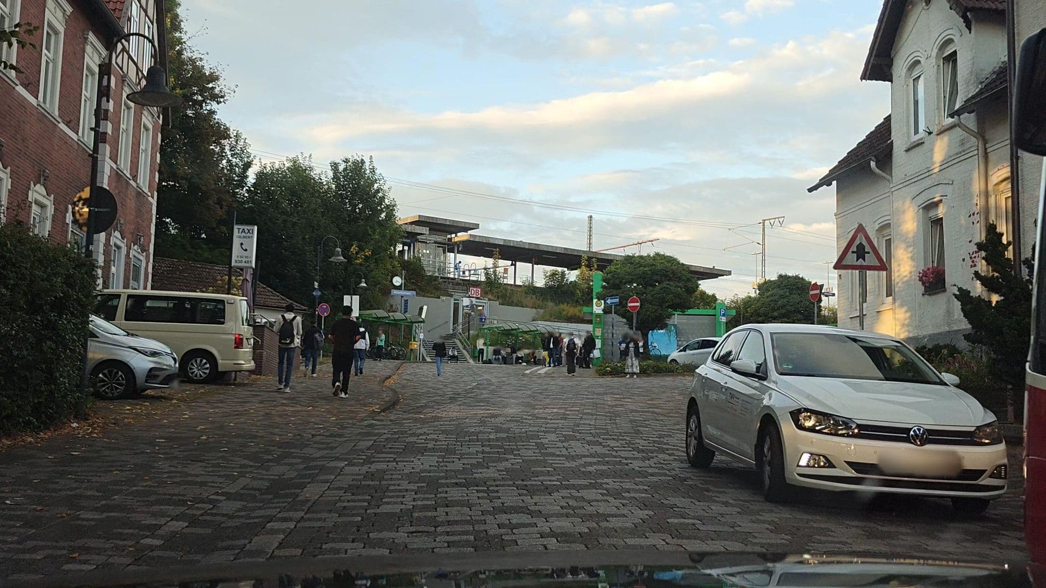 Street view near Bahnhofshotel Gilbert, Altenbeken — © amenophis (CC BY-SA · Mapillary)