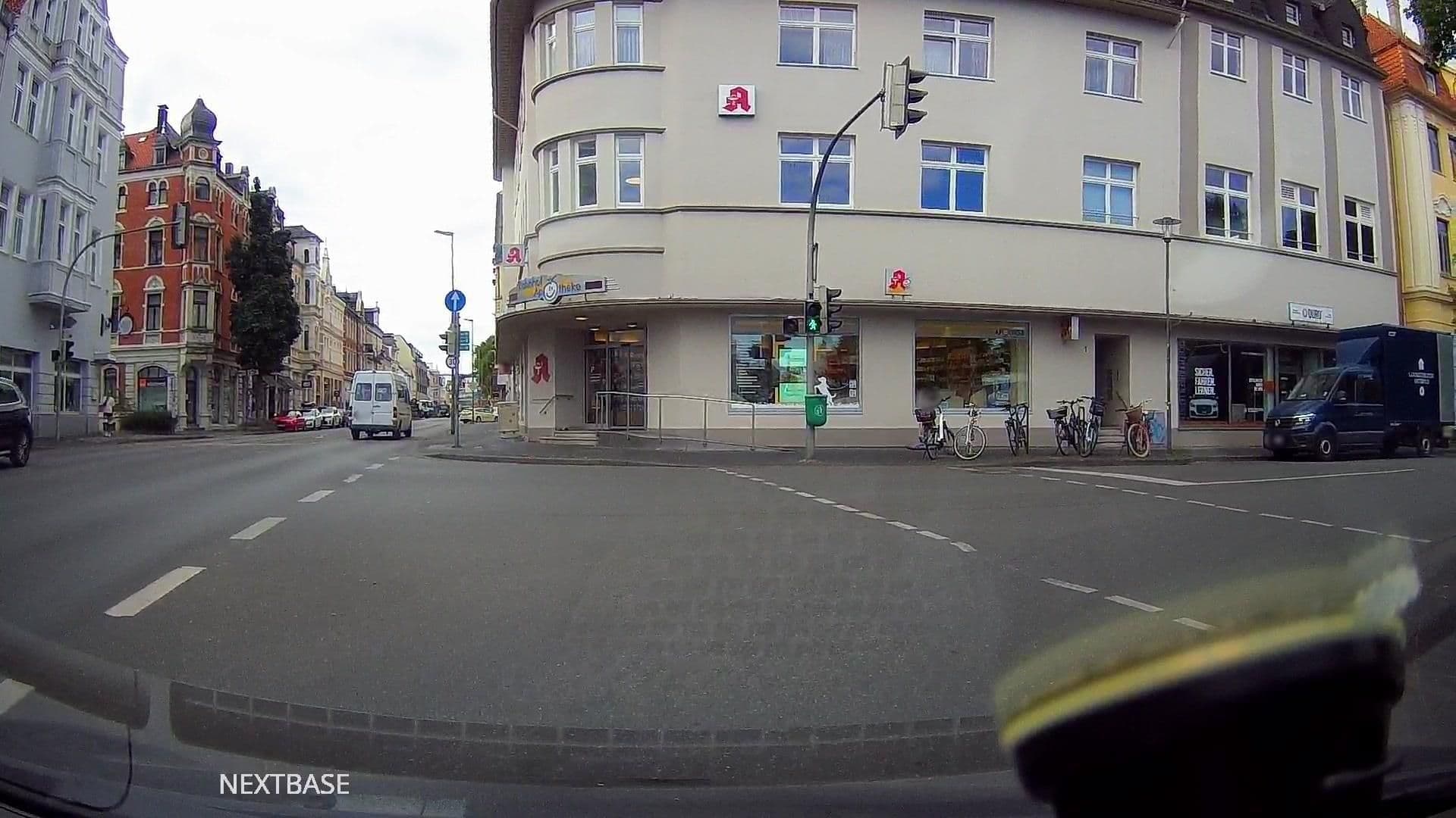 Street view near Elisabeth Hotel, Detmold — © derlipper (CC BY-SA · Mapillary)