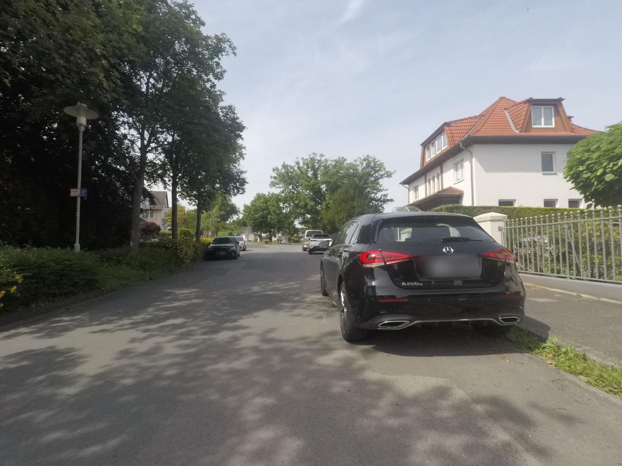 Street view near Haus Geitmann, Bad Salzuflen — © mapiman (CC BY-SA · Mapillary)